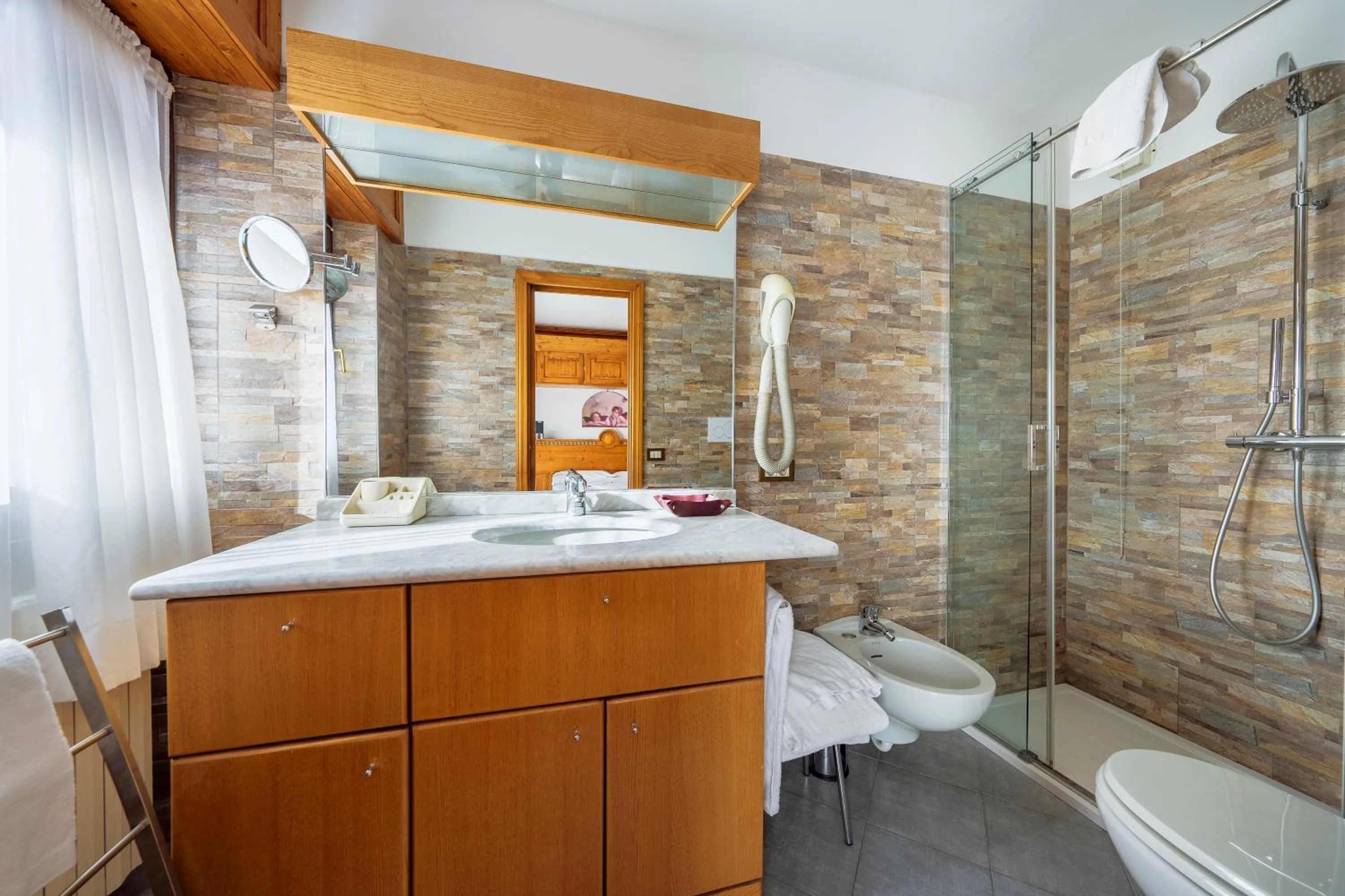 Shower in Barisetti Sport Hotel