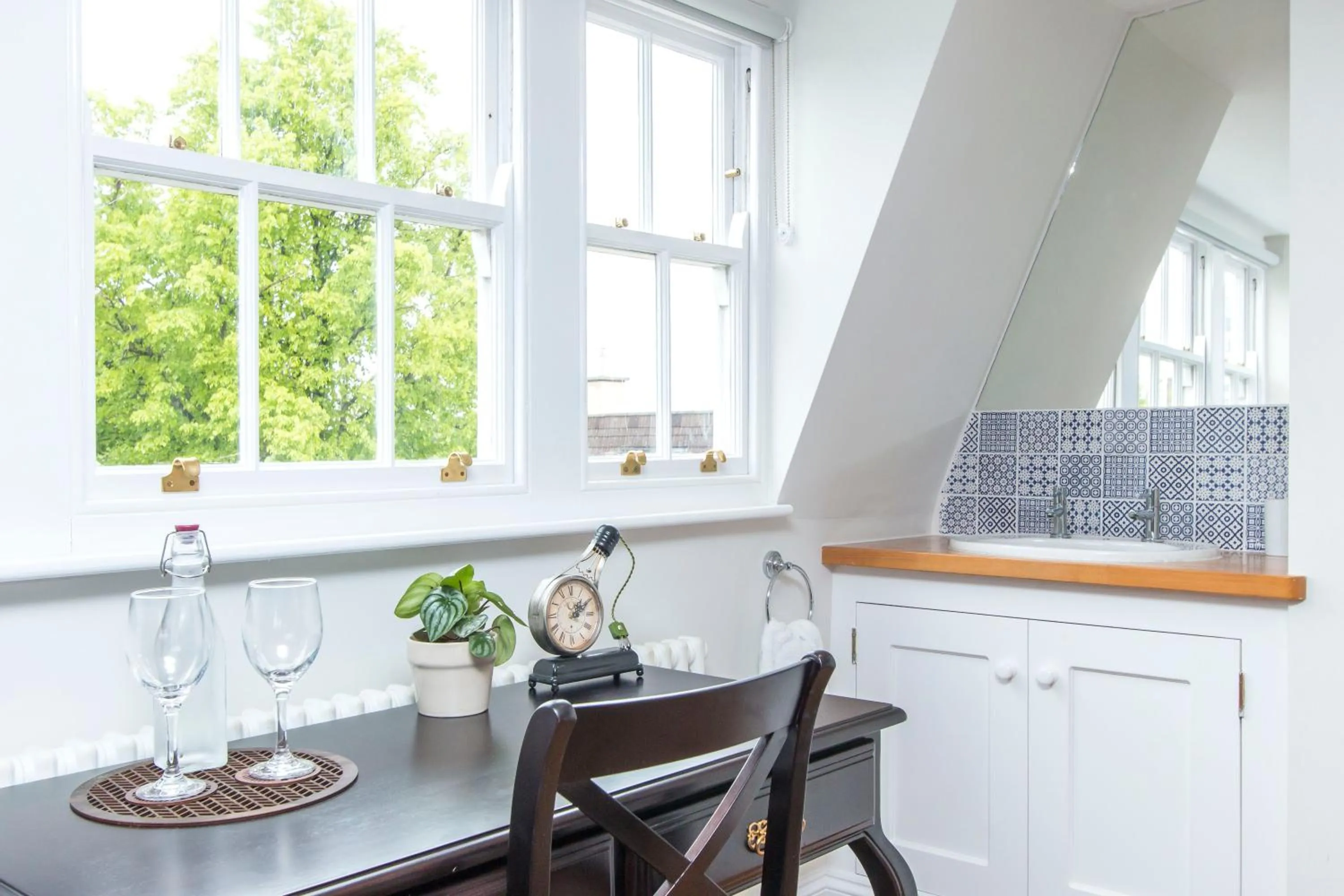 3 Berkeley Square Guesthouse