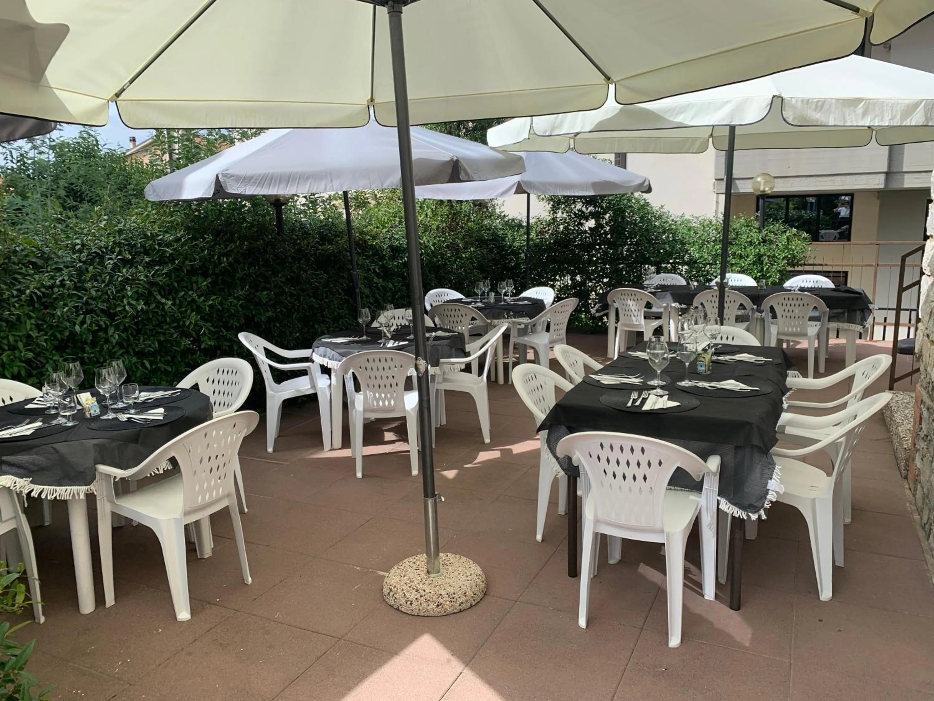 Restaurant/places to eat in Hotel Belvedere