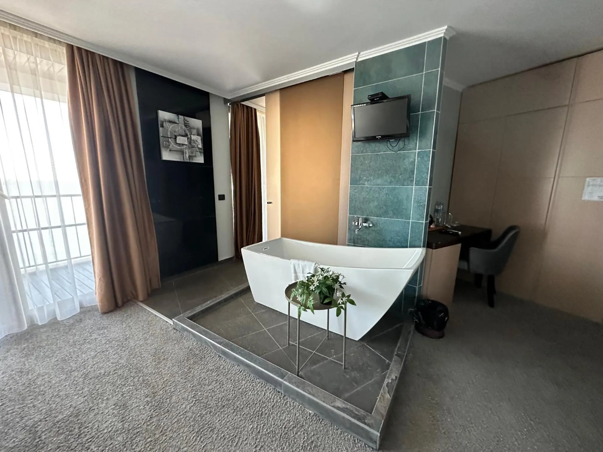 Bath in Regina Maria Spa Design Hotel