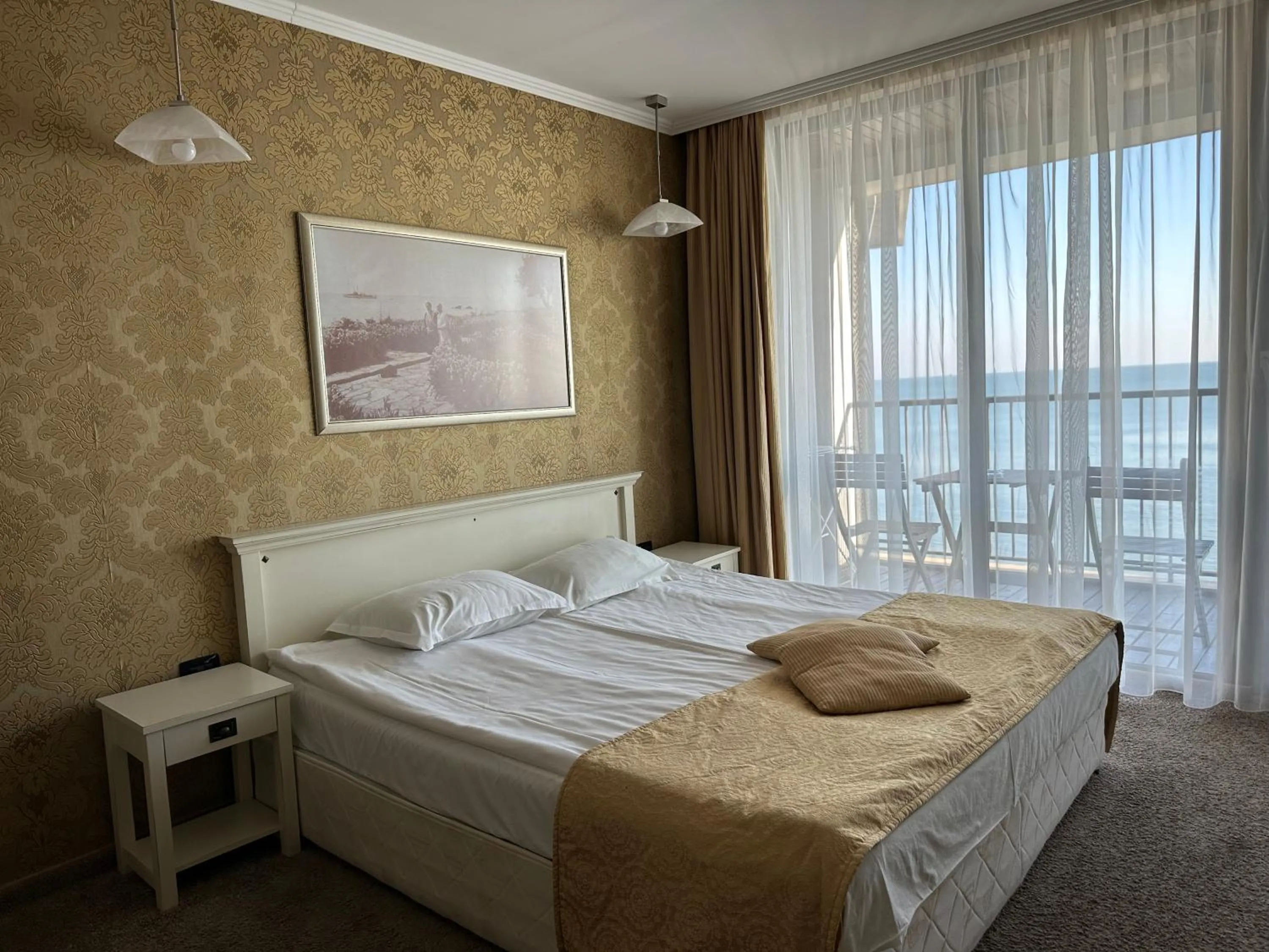 Bed in Regina Maria Spa Design Hotel