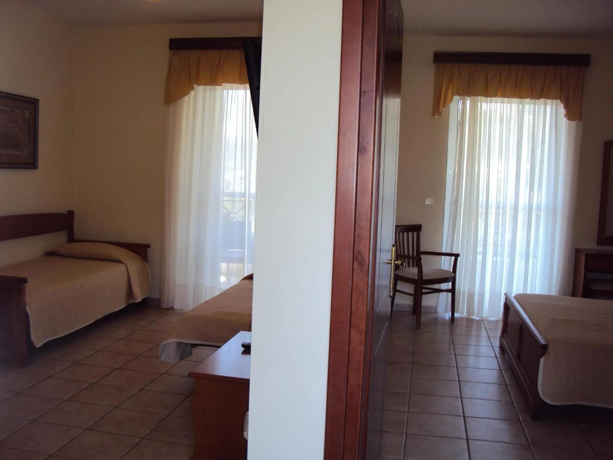 Photo of the whole room, Bed in Amalia