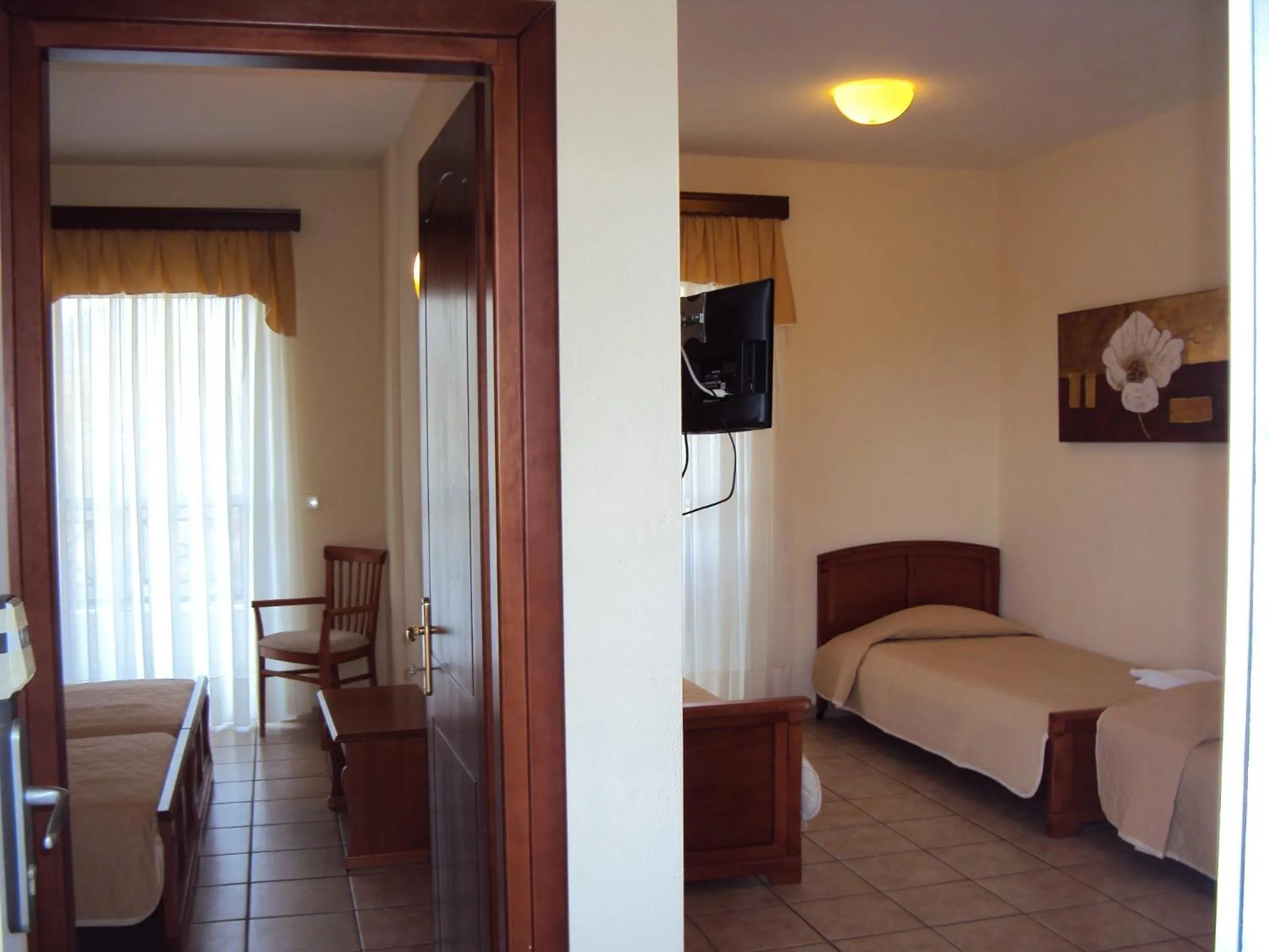 Photo of the whole room, Bed in Amalia