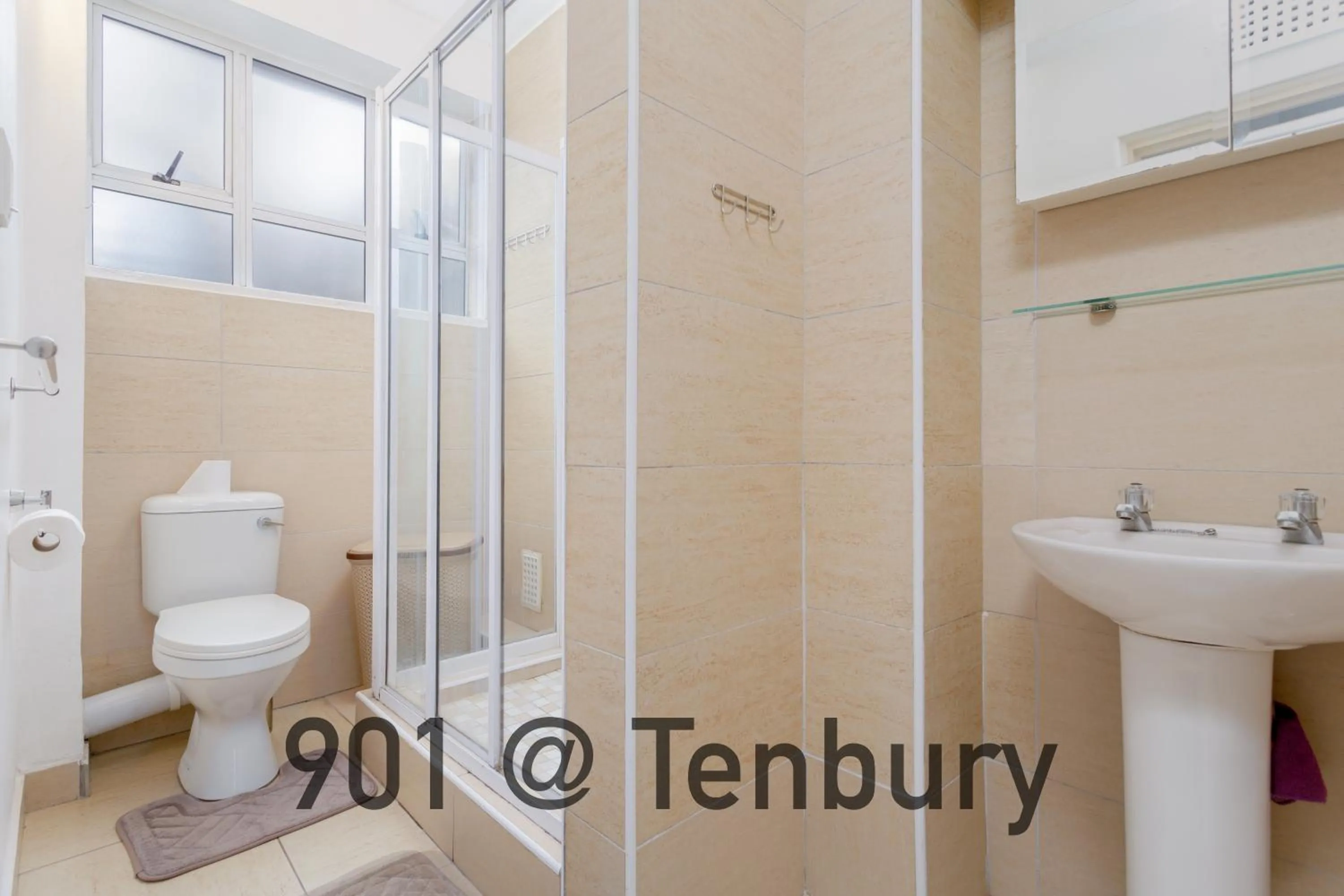 Bathroom in Tenbury Apartments