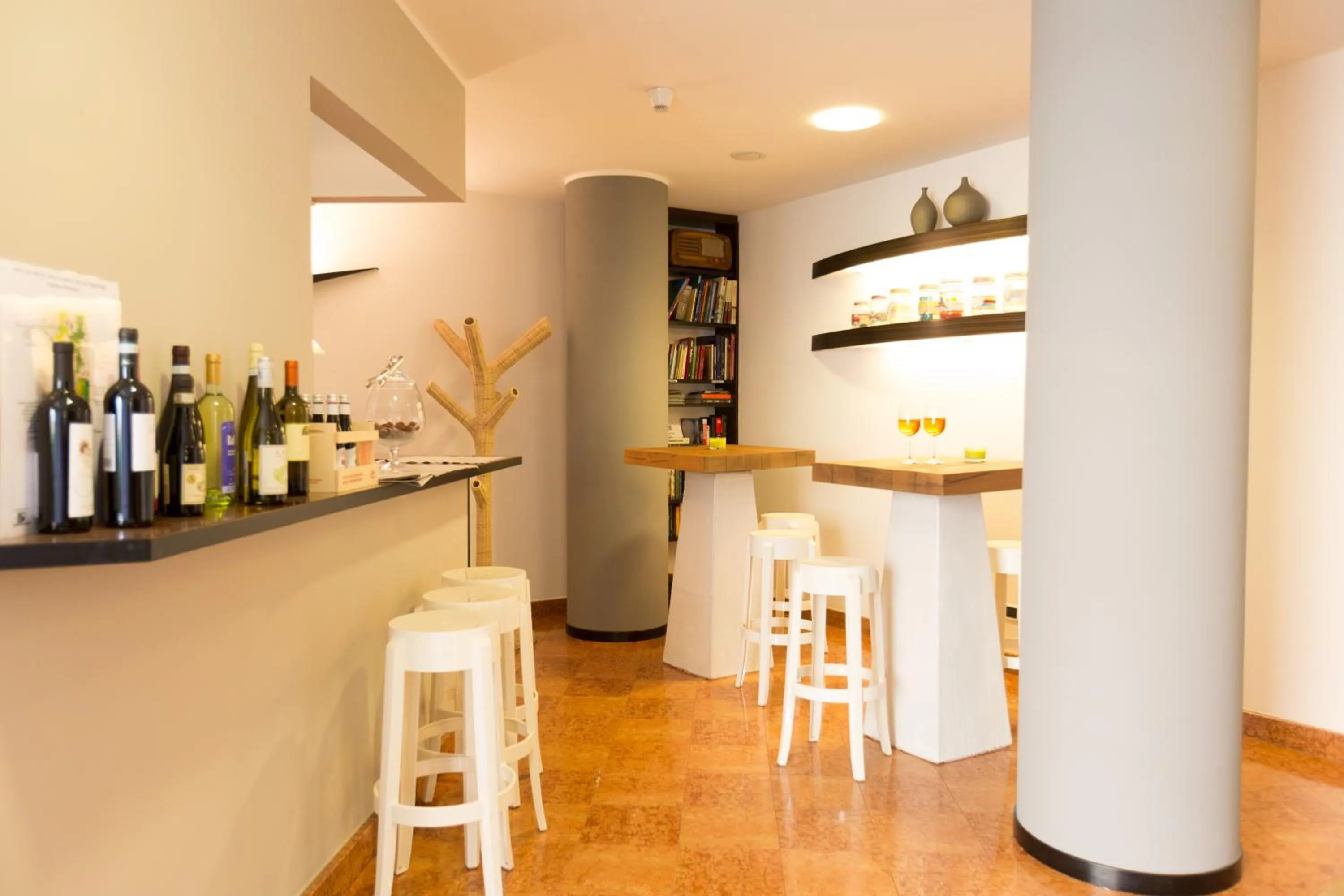 Lounge or bar in Hotel Al Caval