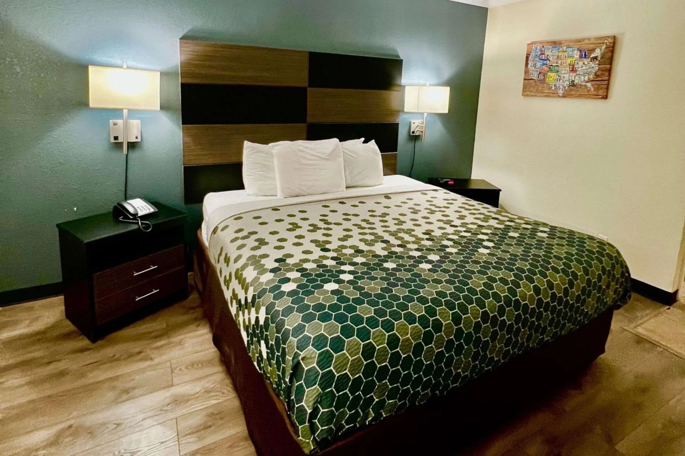Bedroom, Bed in Econo Lodge Inn & Suites Downtown San Antonio Riverwalk Area