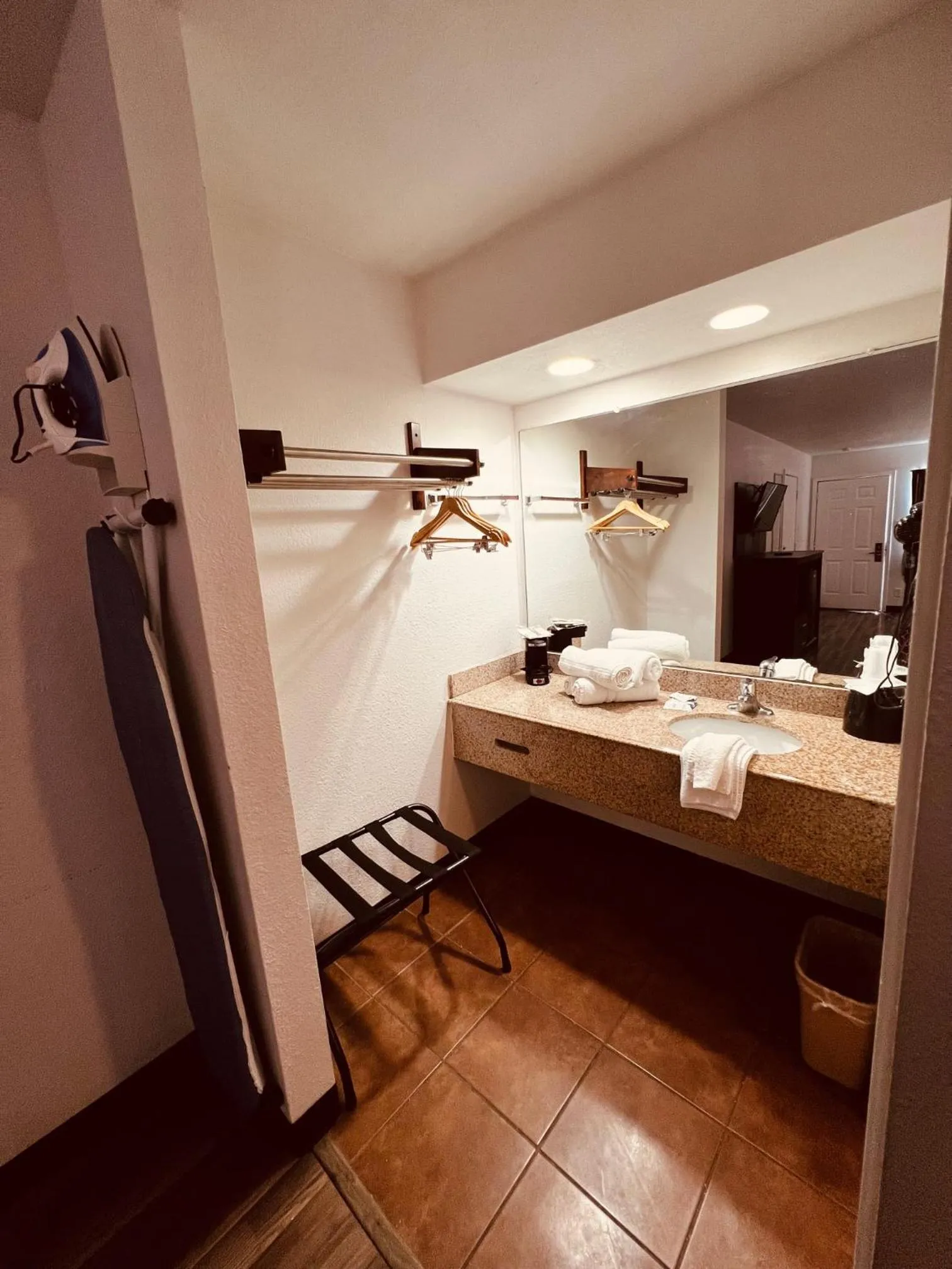 Bed in Econo Lodge Inn & Suites Downtown San Antonio Riverwalk Area