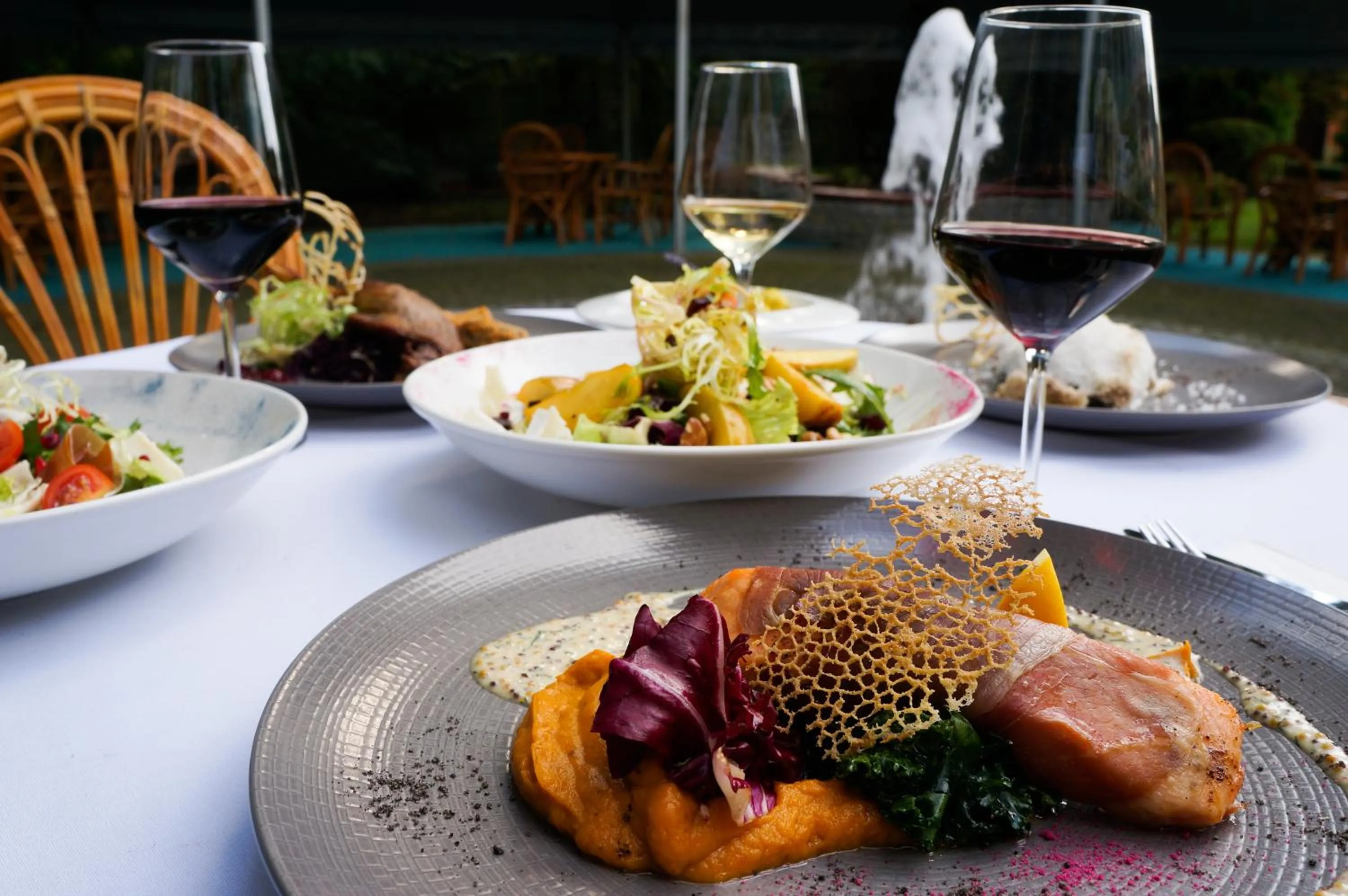 Food and drinks in Villa Park Med. & SPA