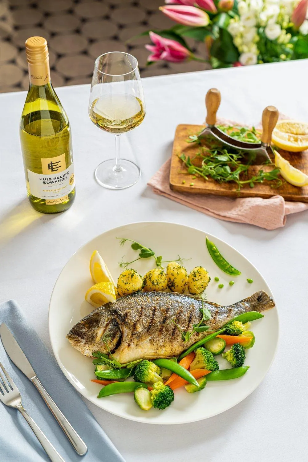 Restaurant/places to eat in Villa Park Med. & SPA