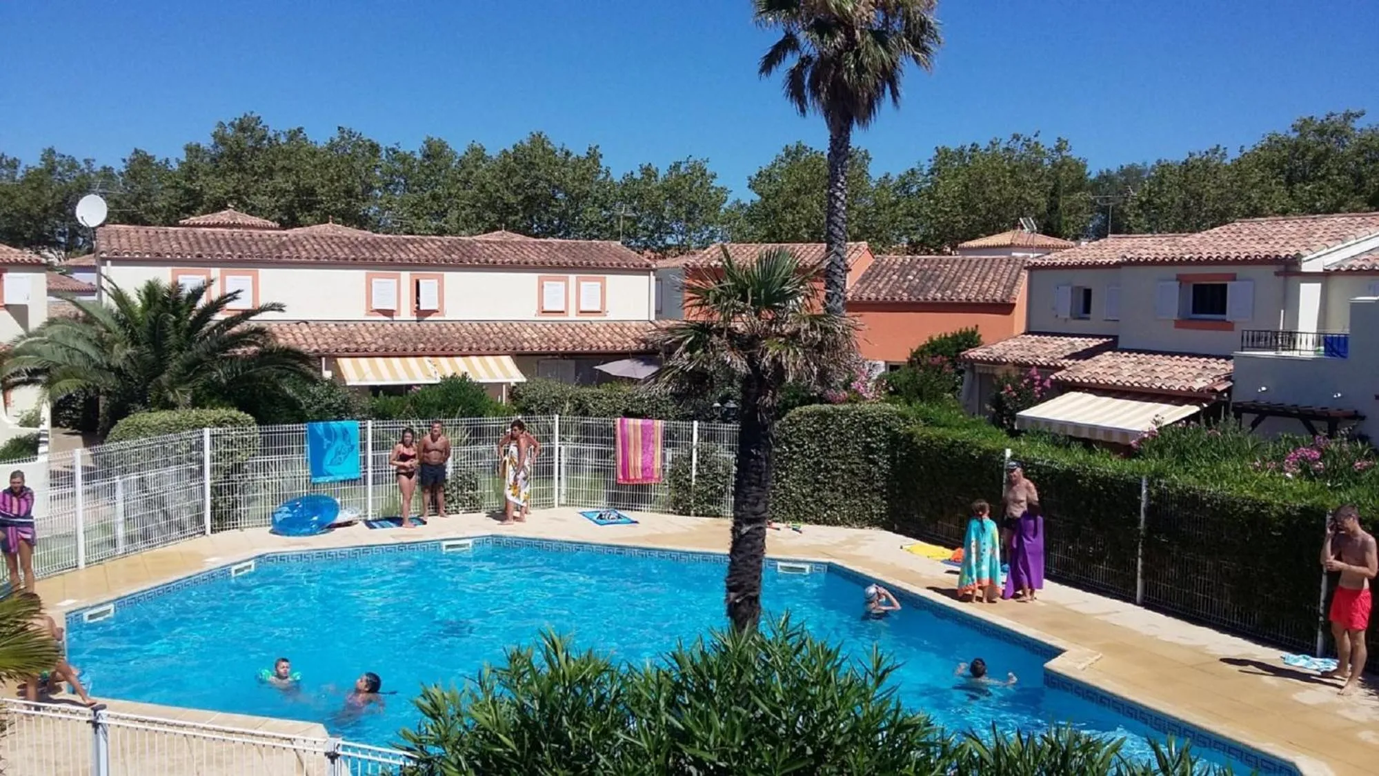 Swimming pool in Les Andalouses
