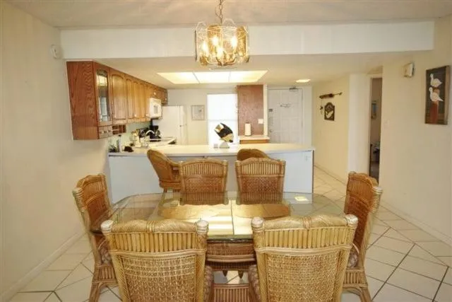 Dining area in Saida Towers Unit 3505
