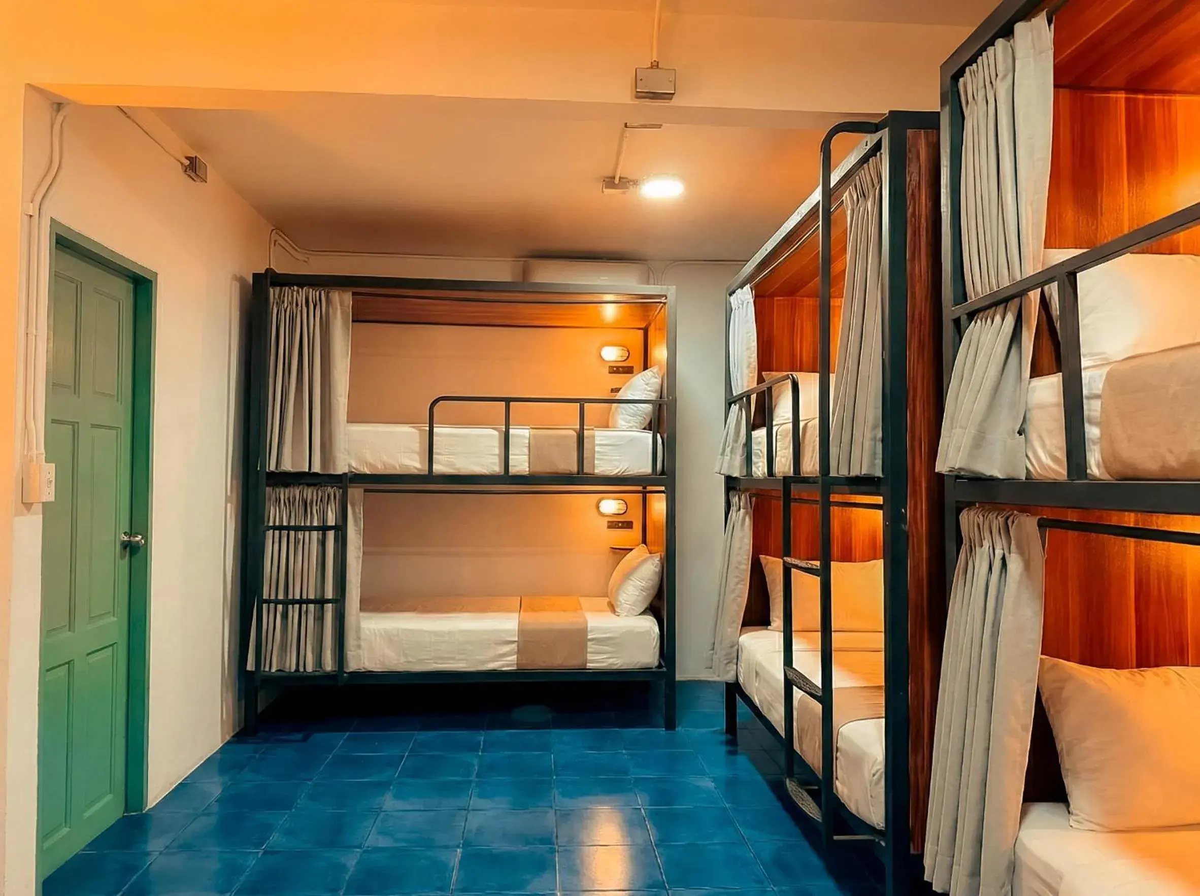 Bed in 6-Bed Mixed Dormitory Room in Viajero La Fortuna Hostel Bed in 6-Bed Mixed Dormitory Room in Viajero La Fortuna Hostel