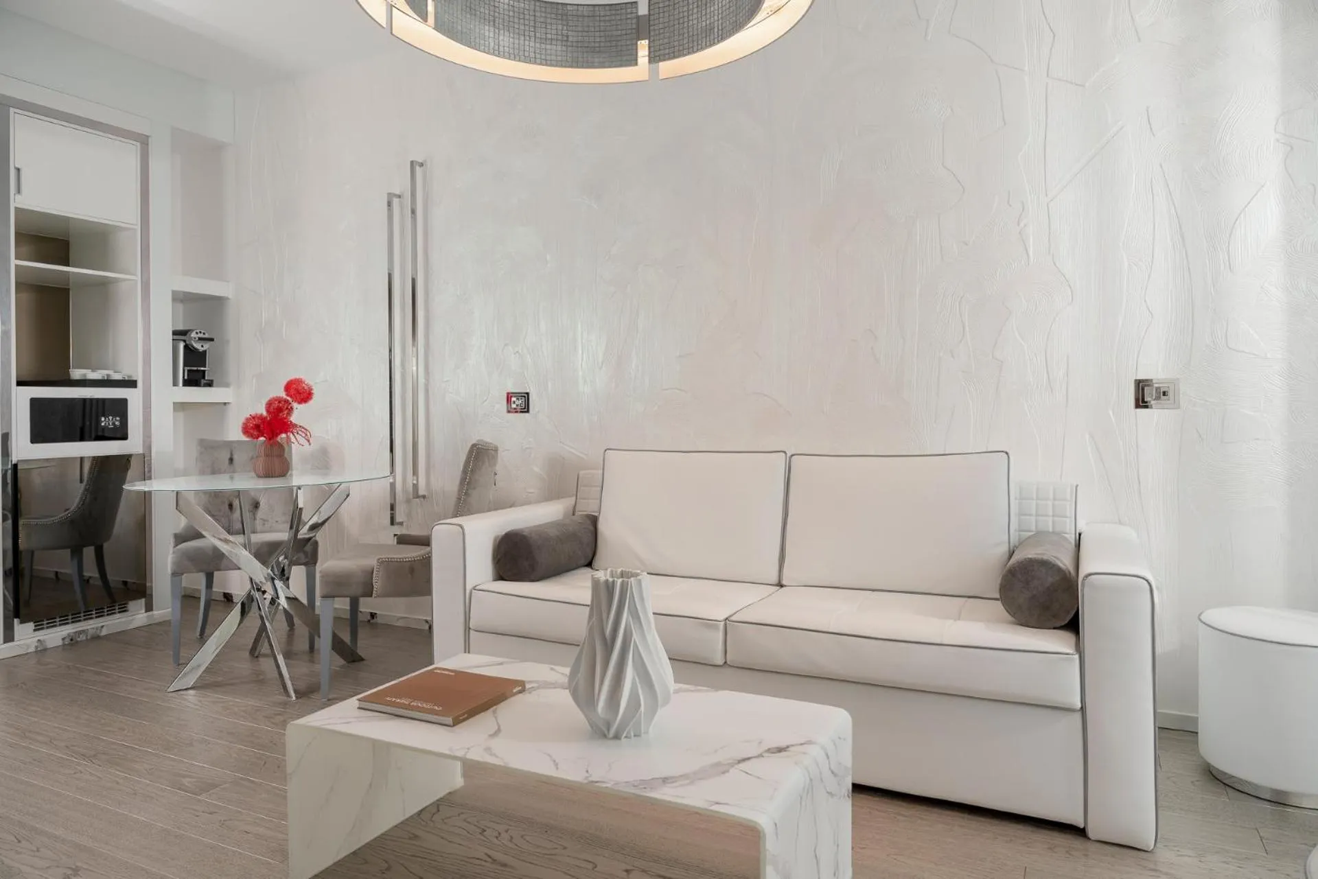 Living room in The Promenade Luxury Wellness Hotel