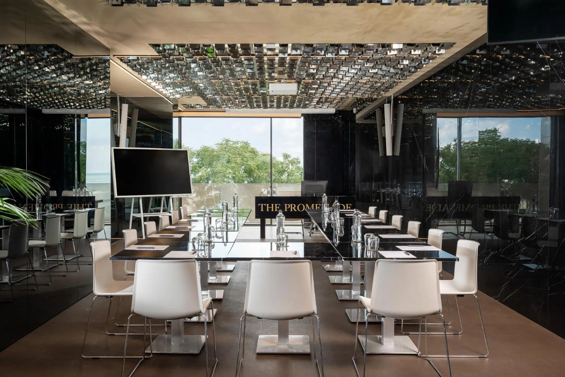 Meeting/conference room in The Promenade Luxury Wellness Hotel