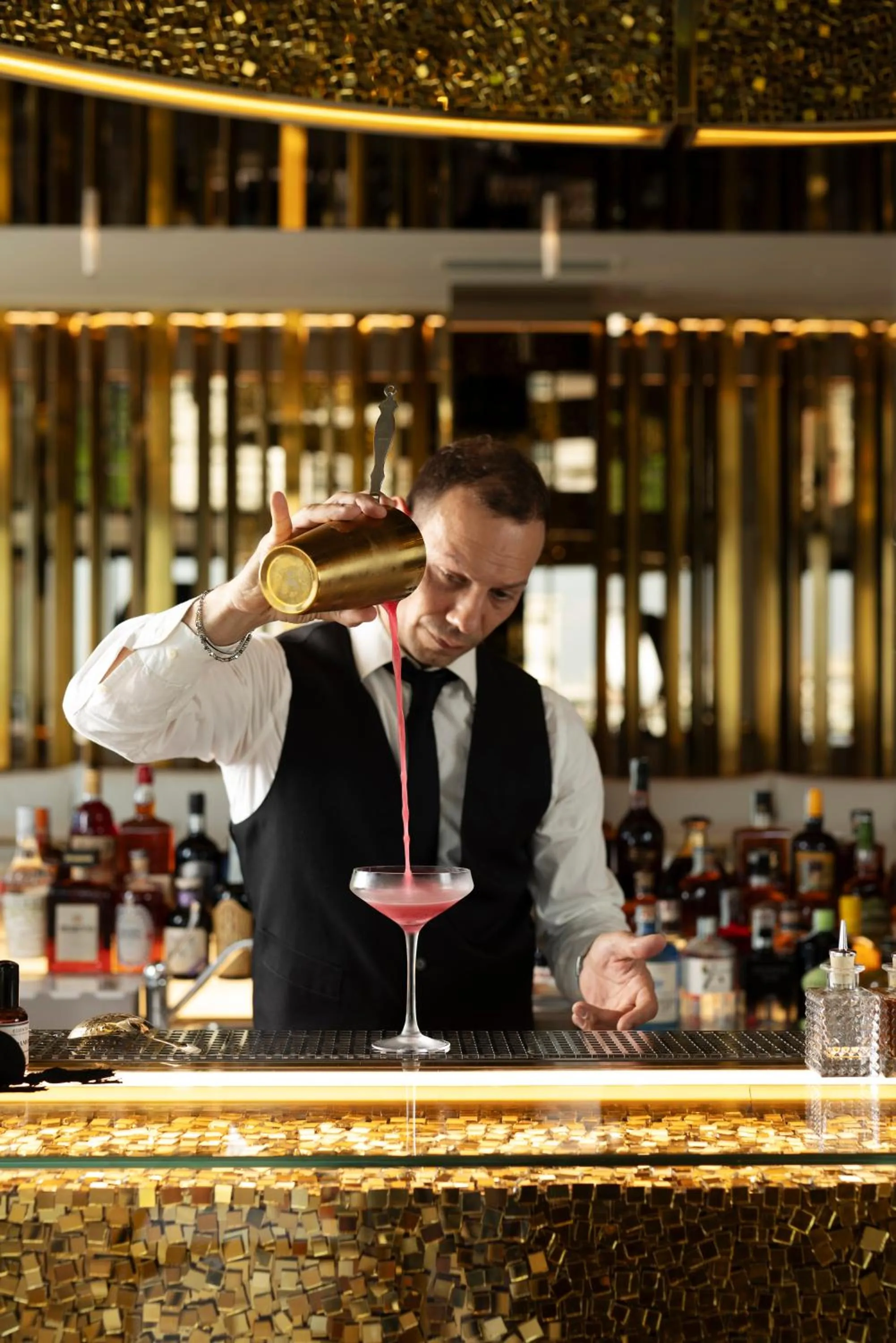 Lounge or bar in The Promenade Luxury Wellness Hotel