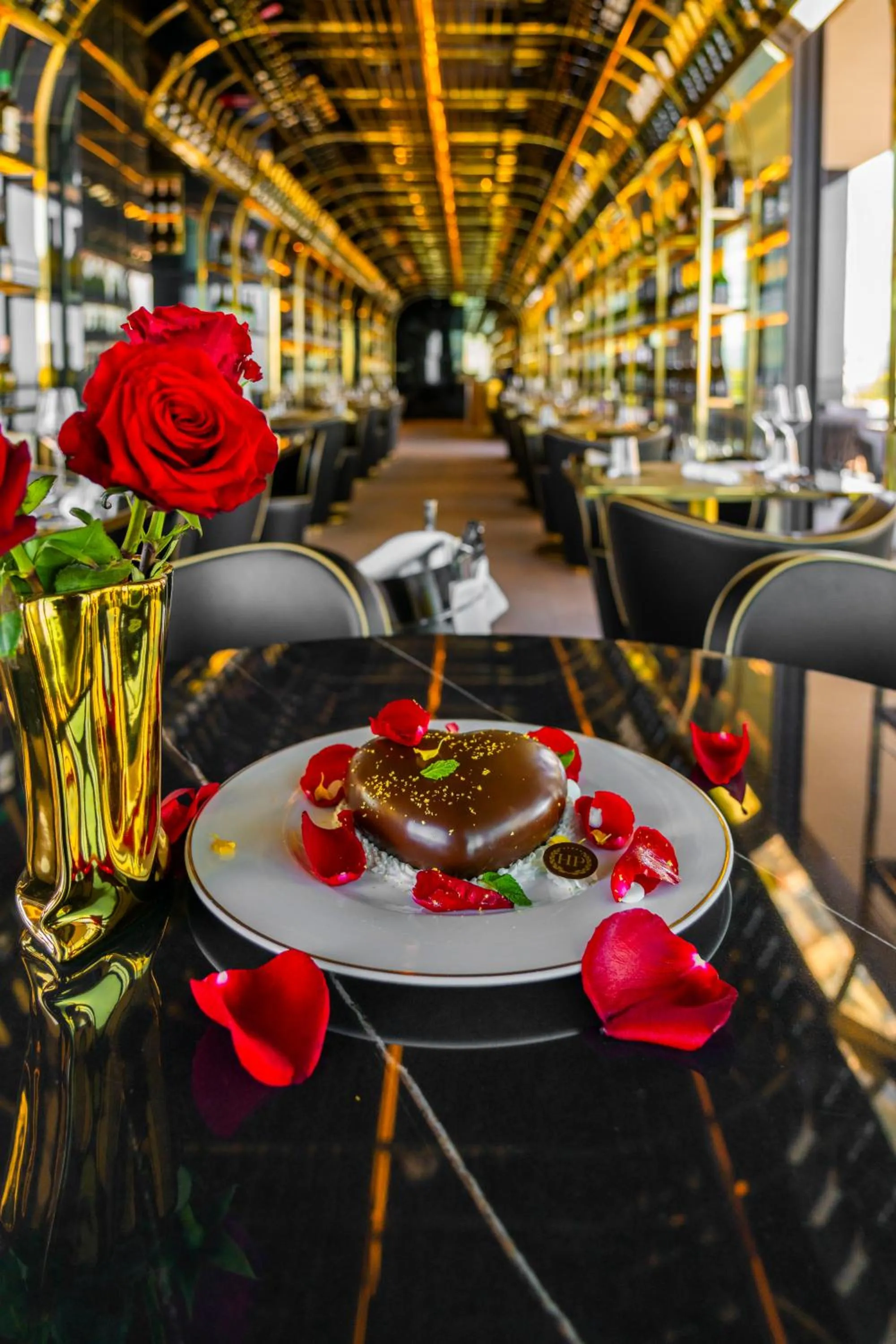 Restaurant/places to eat in The Promenade Luxury Wellness Hotel