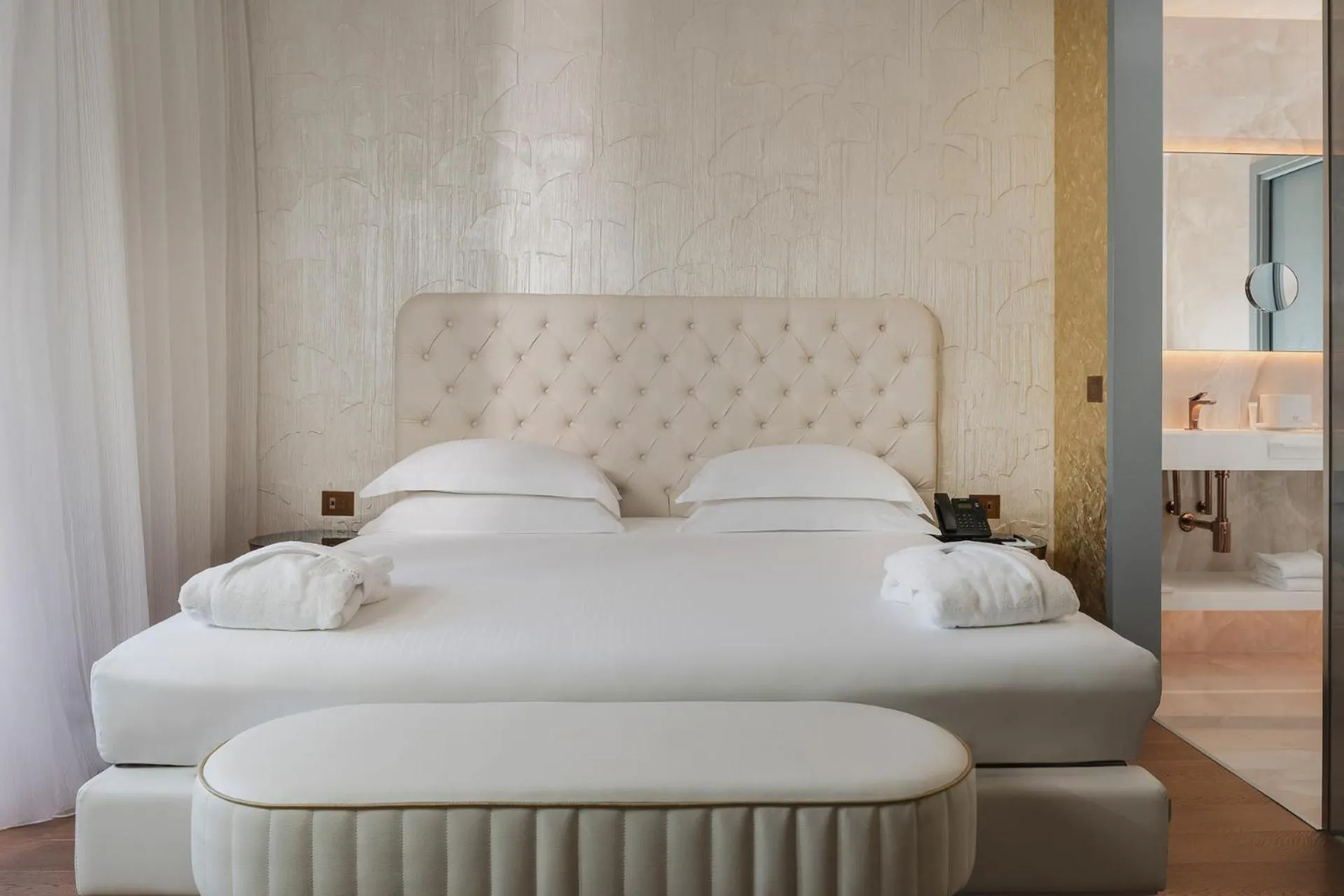 Bedroom, Bed in The Promenade Luxury Wellness Hotel