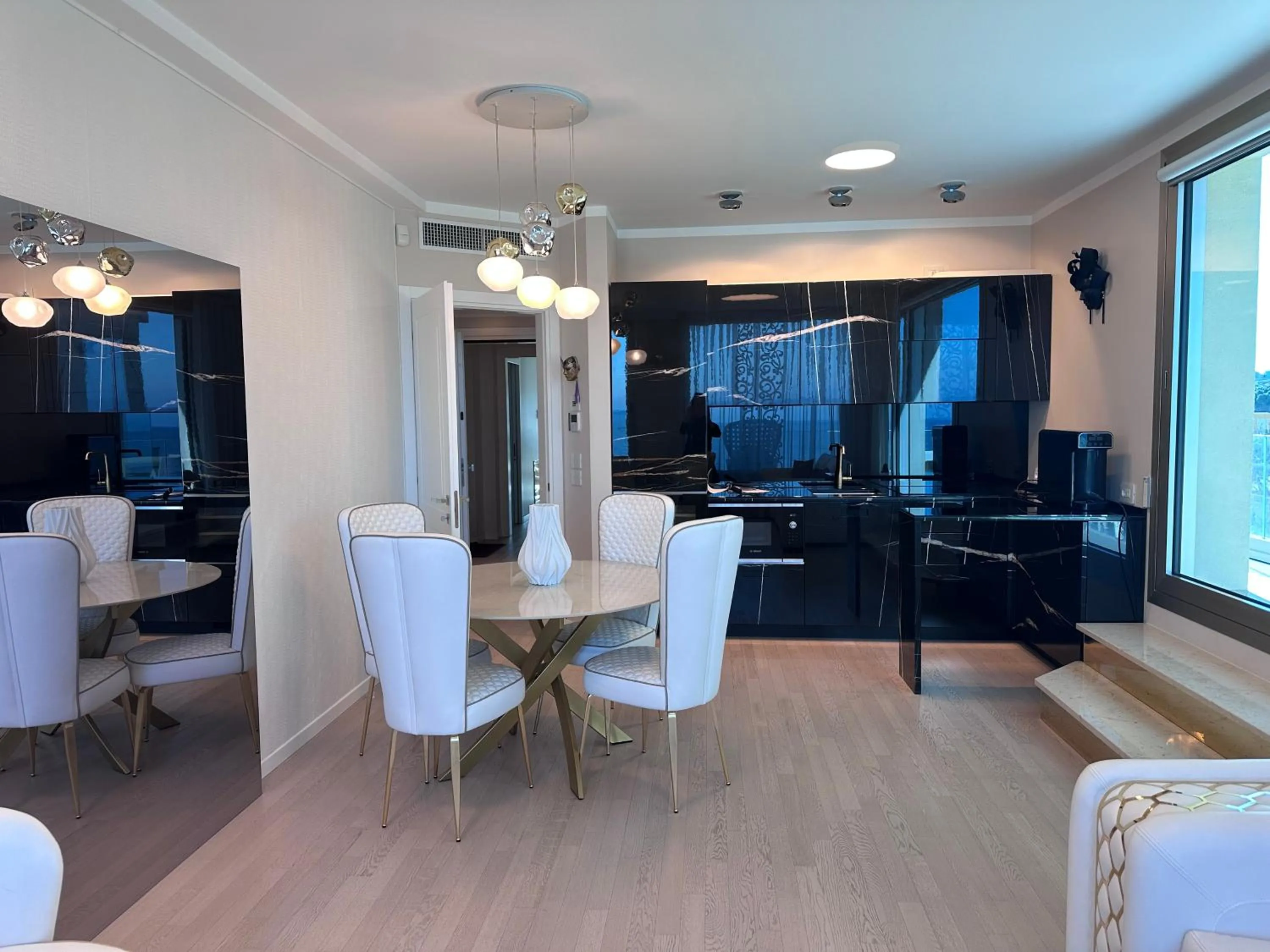 Kitchen or kitchenette in The Promenade Luxury Wellness Hotel