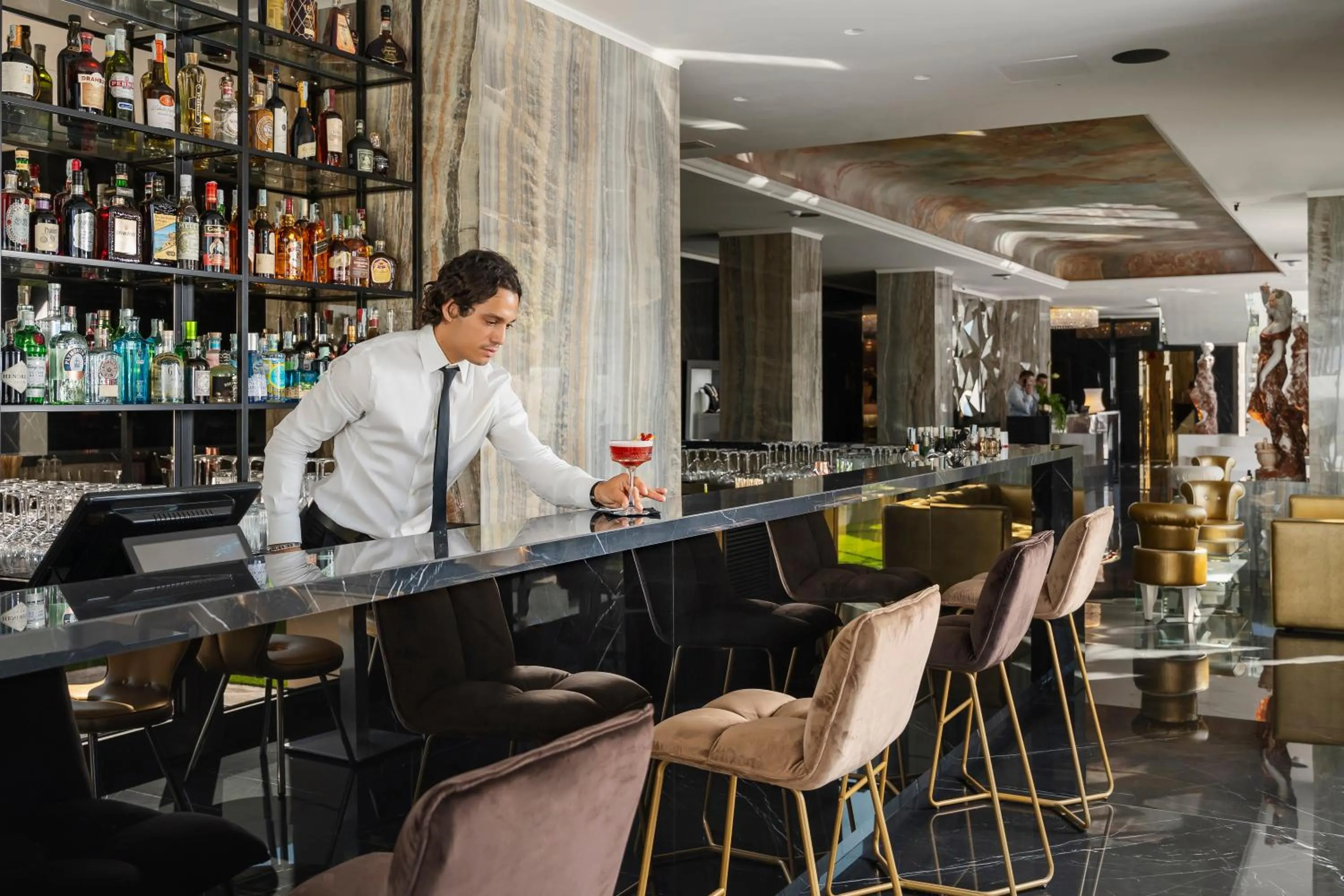 Restaurant/places to eat in The Promenade Luxury Wellness Hotel