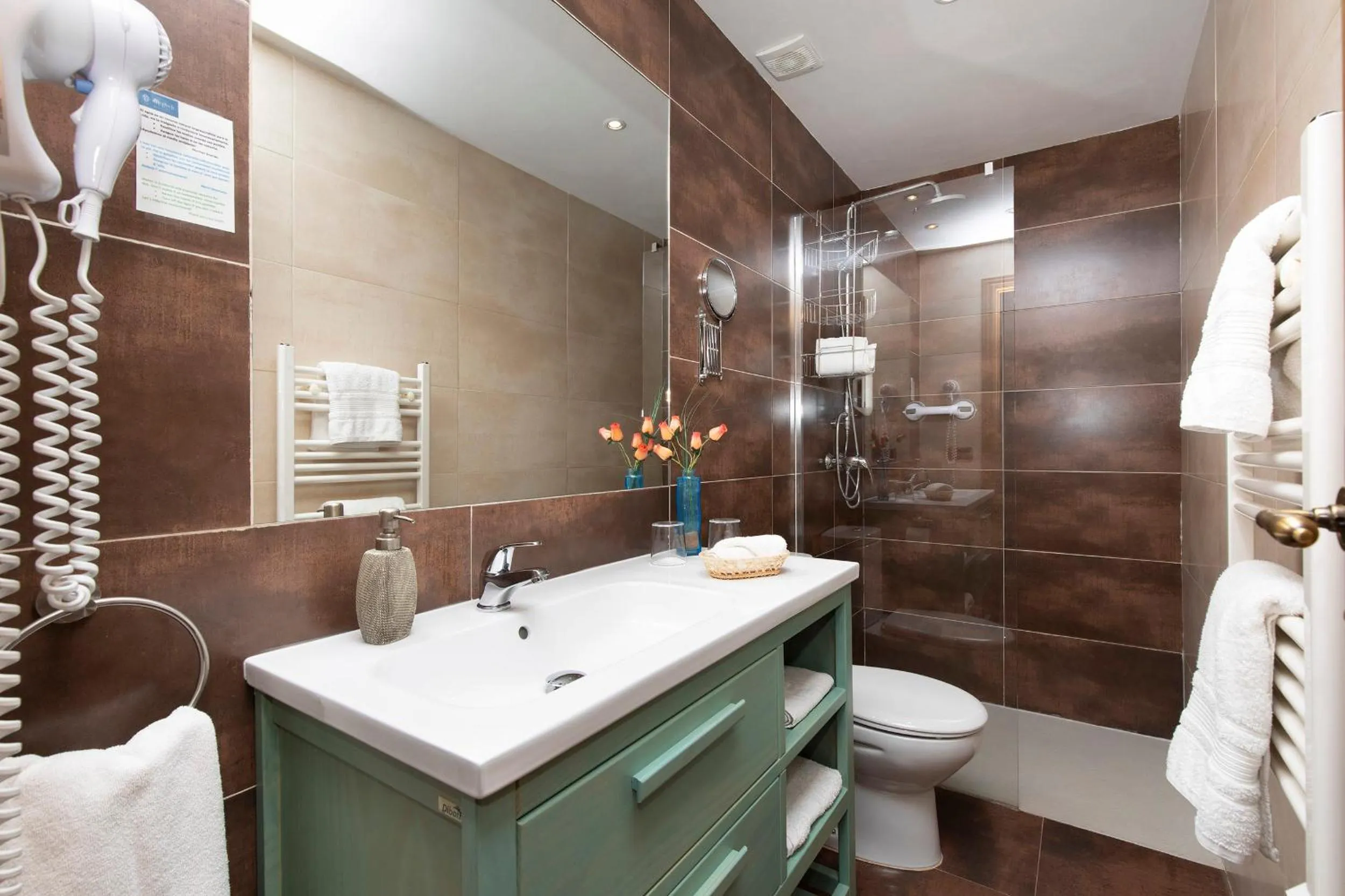 Bathroom in Hotel Apartamentos Melihah