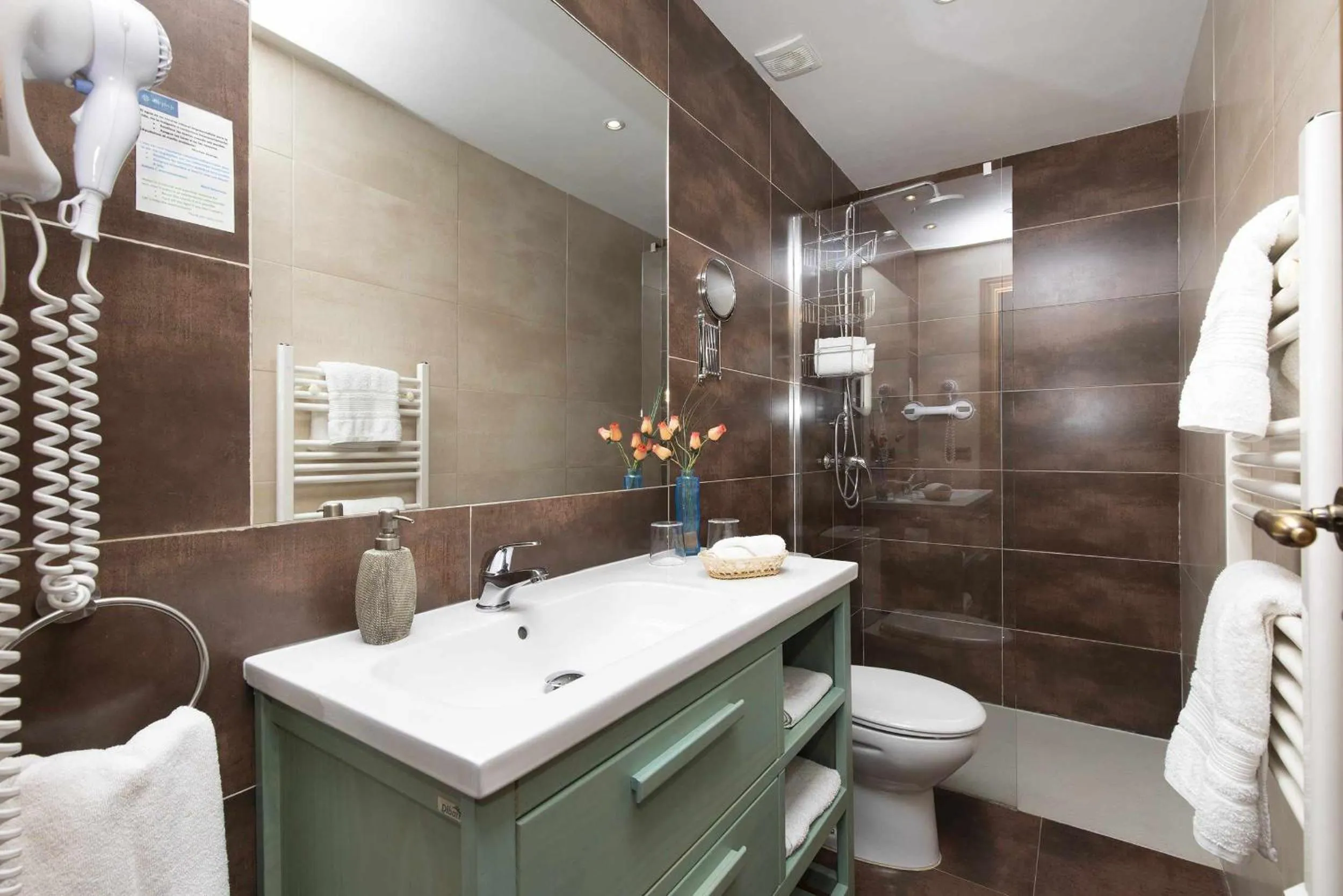 Bathroom in Hotel Apartamentos Melihah