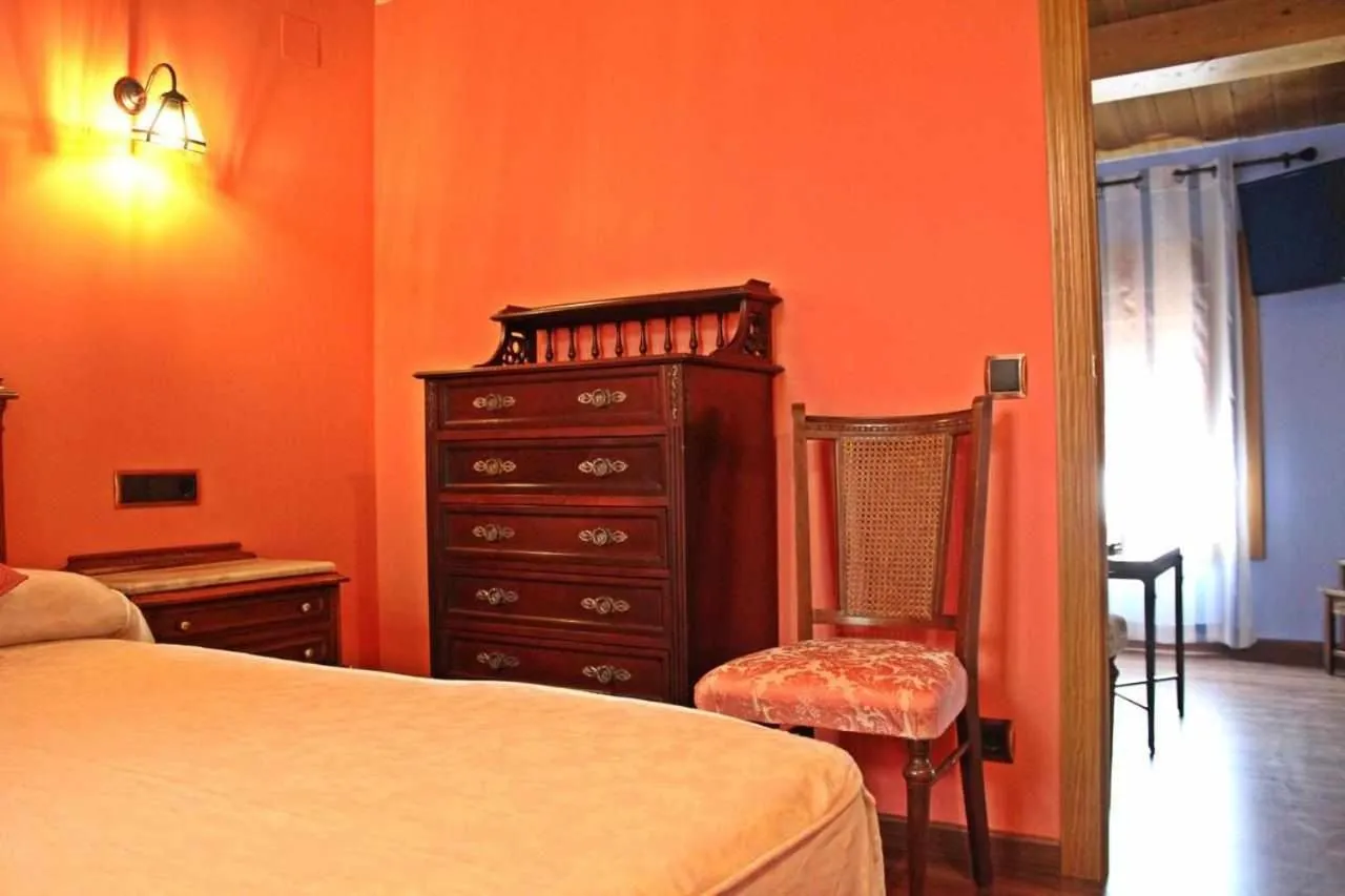 Decorative detail, Bed in Hotel Apartamentos Melihah