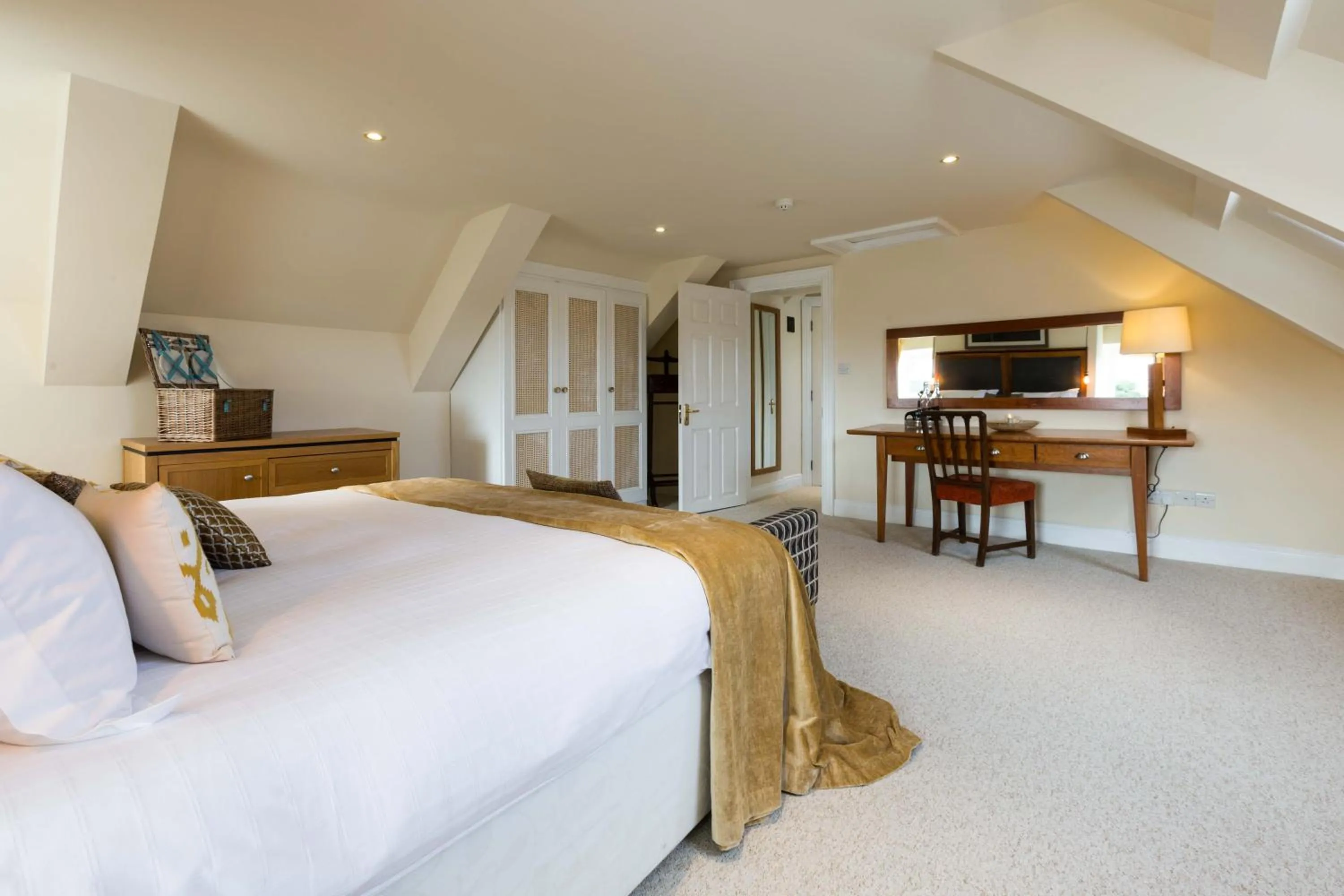 Photo of the whole room in Barrow House