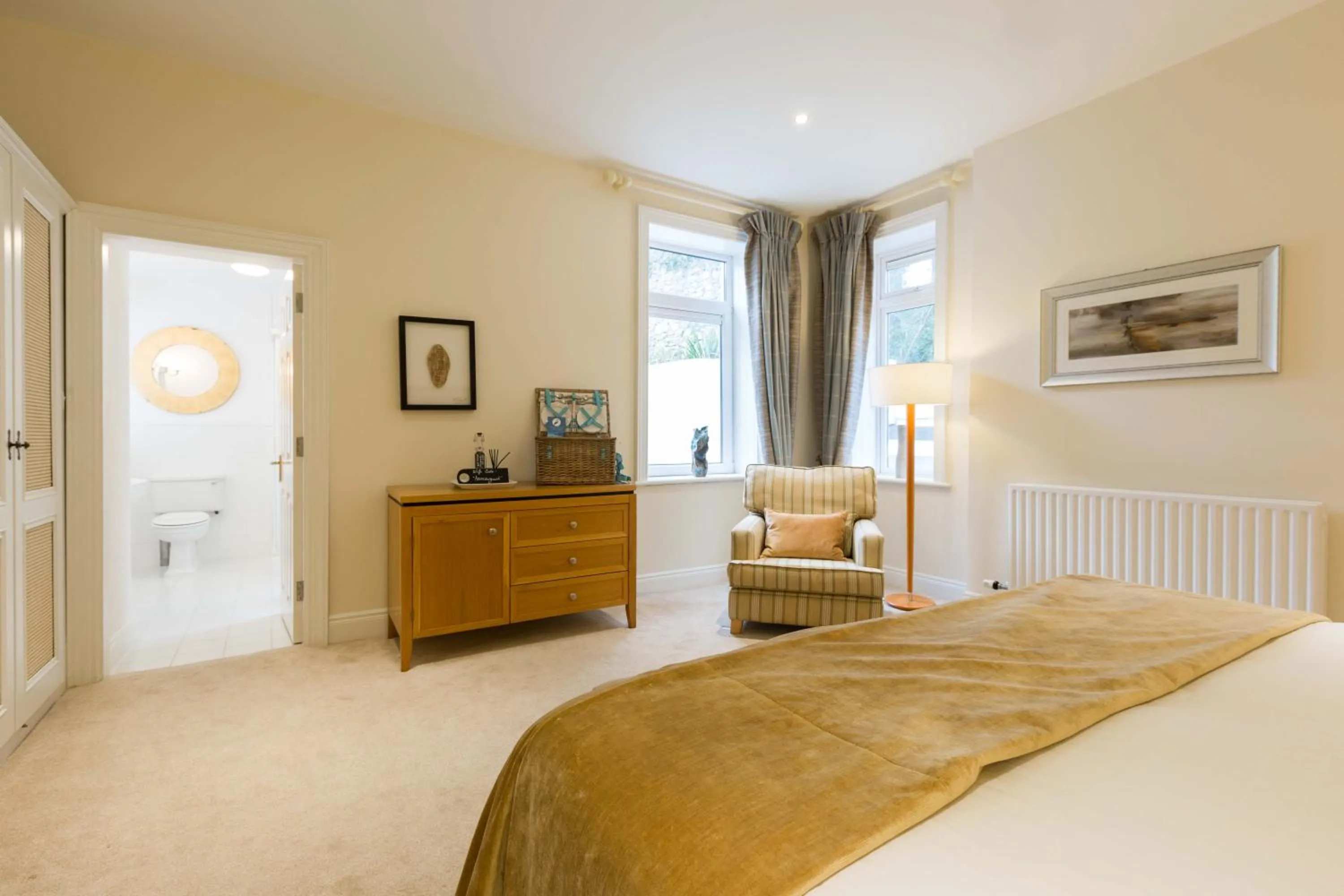 Photo of the whole room in Barrow House