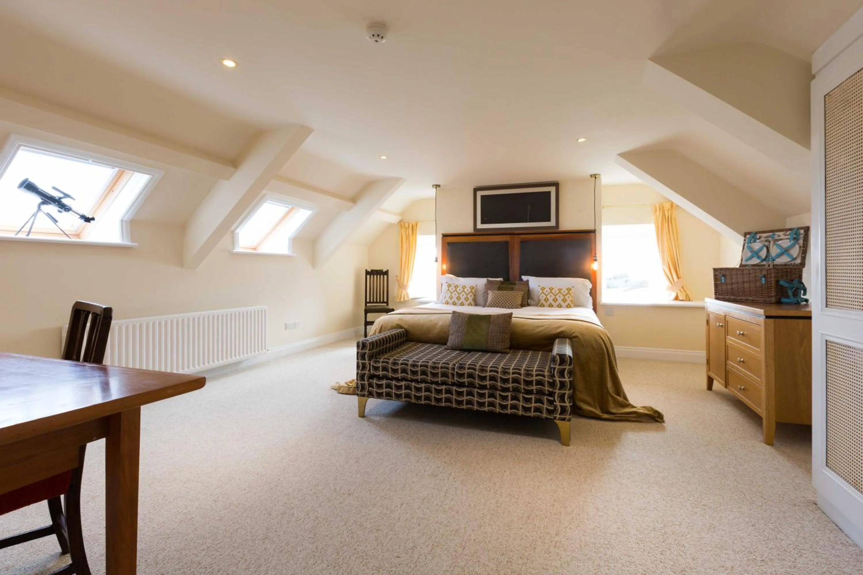 Photo of the whole room in Barrow House