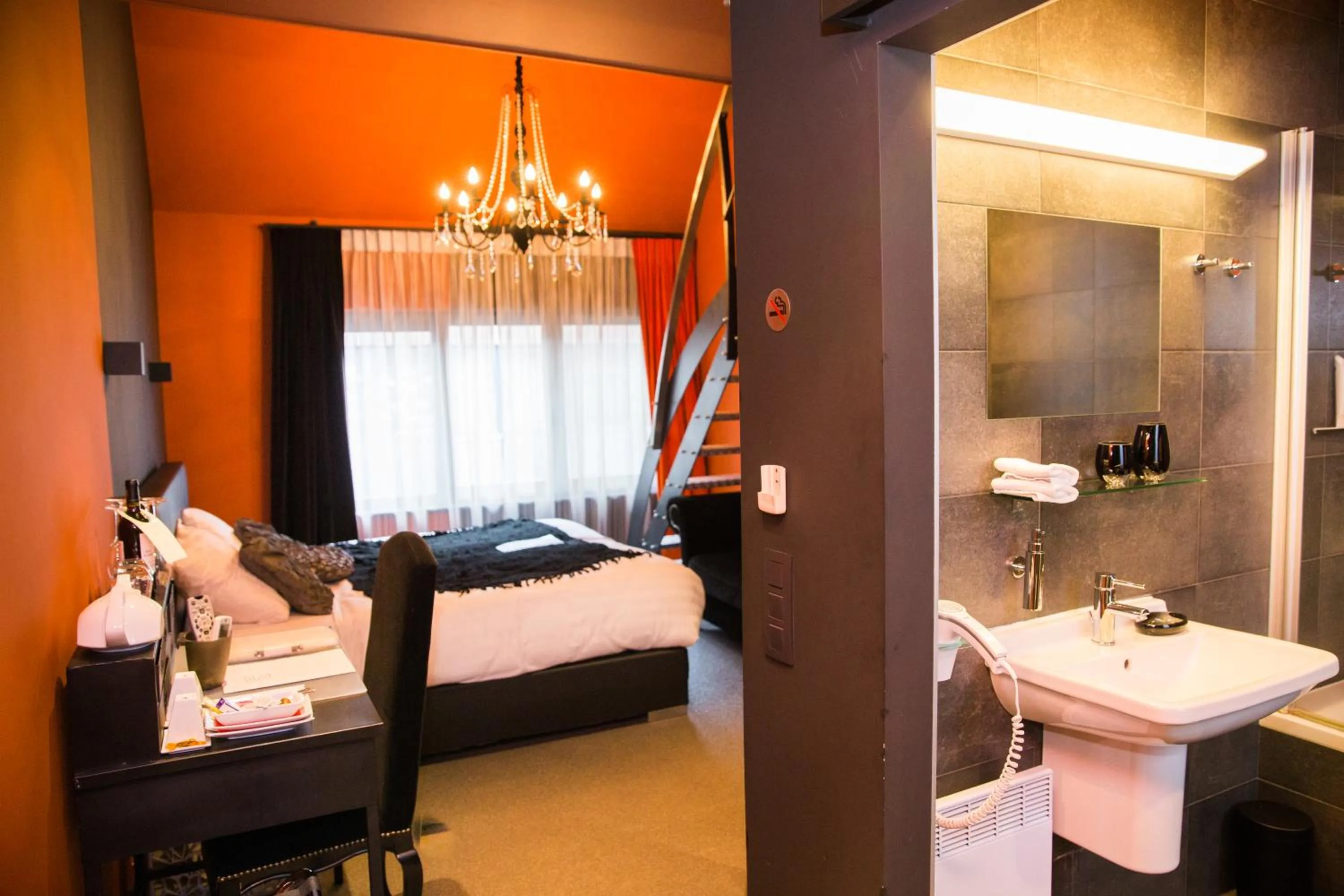 Photo of the whole room, Bed in Hotel Moon