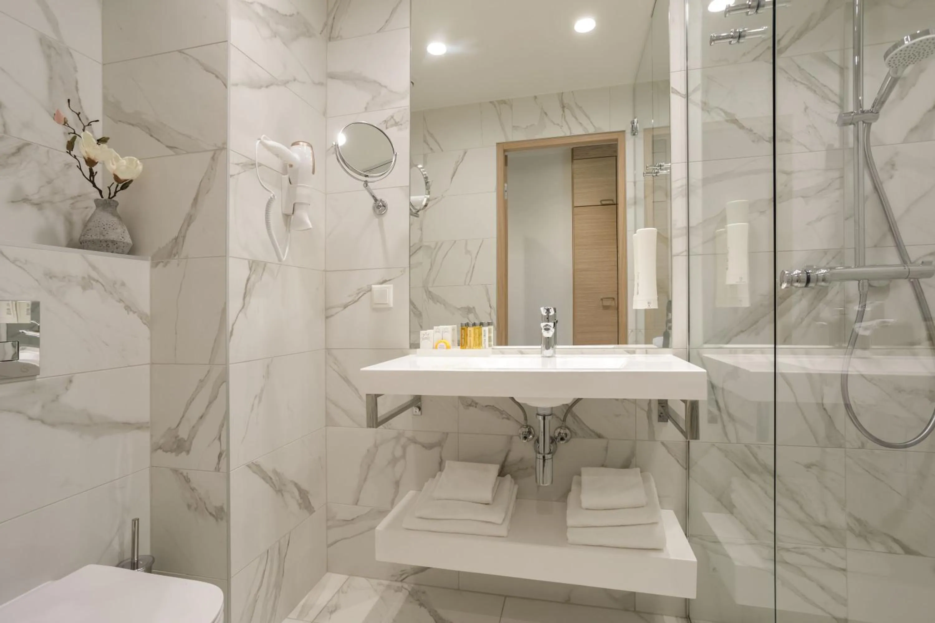 Shower in Centennial Nexus Hotel Tallinn