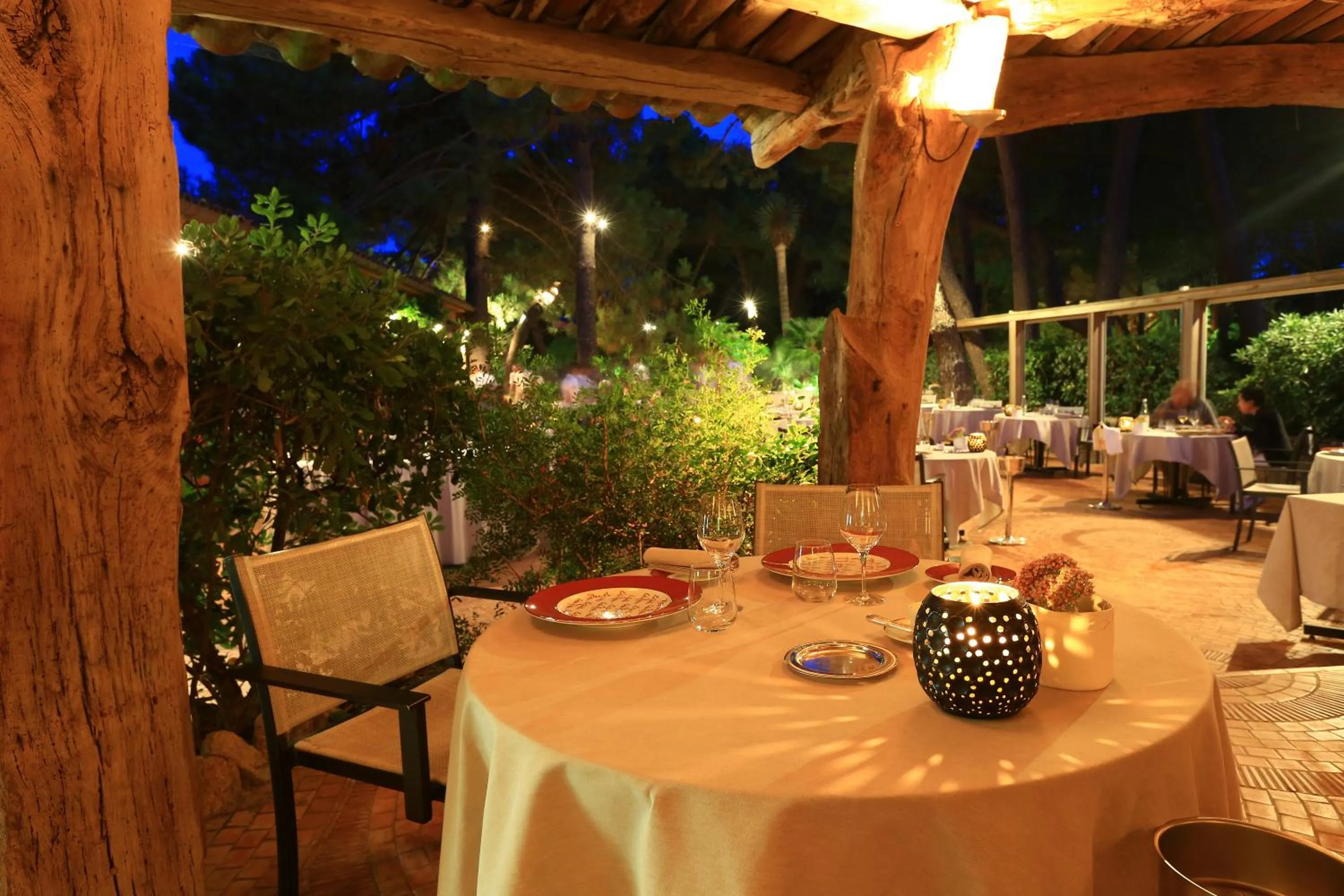 Restaurant/places to eat in Grand Hôtel De Cala Rossa & Spa Nucca