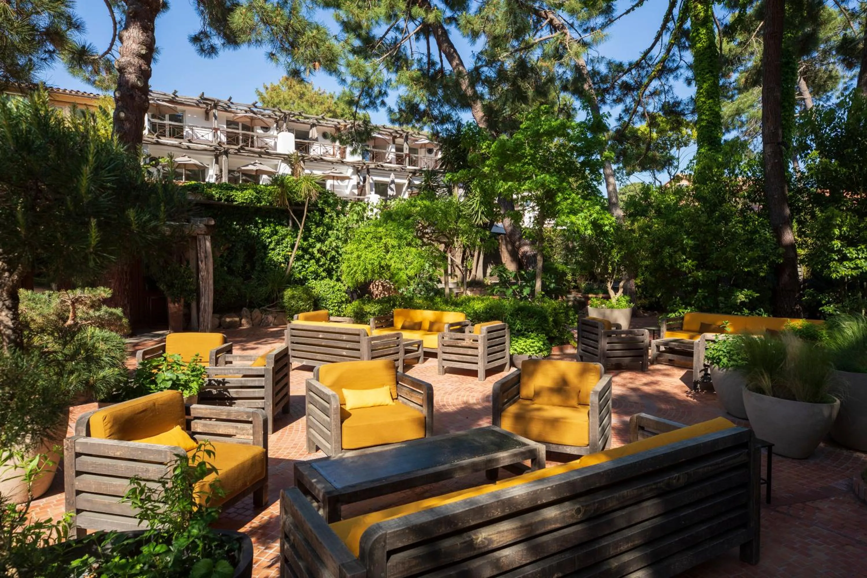 Garden in Grand Hôtel De Cala Rossa & Spa Nucca