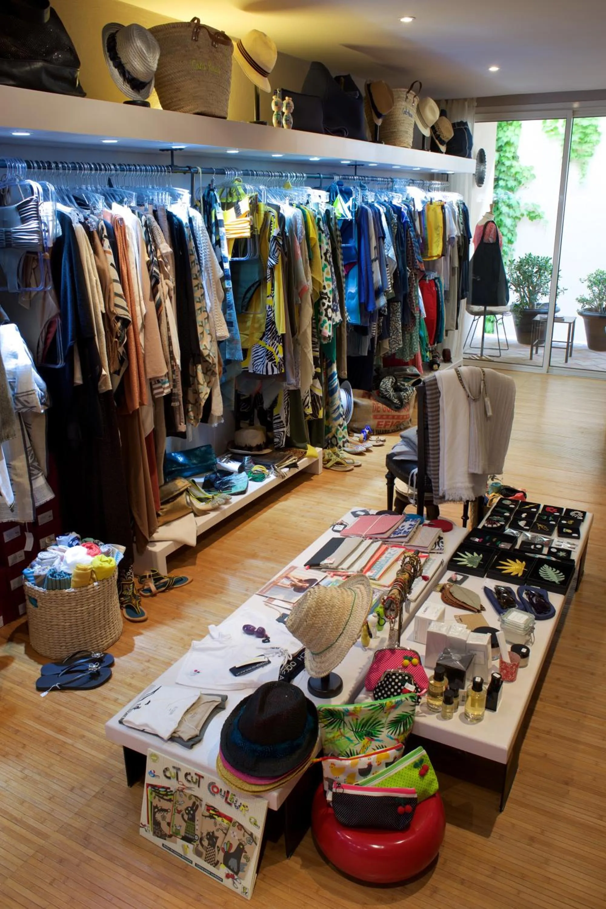 On-site shops in Grand Hôtel De Cala Rossa & Spa Nucca