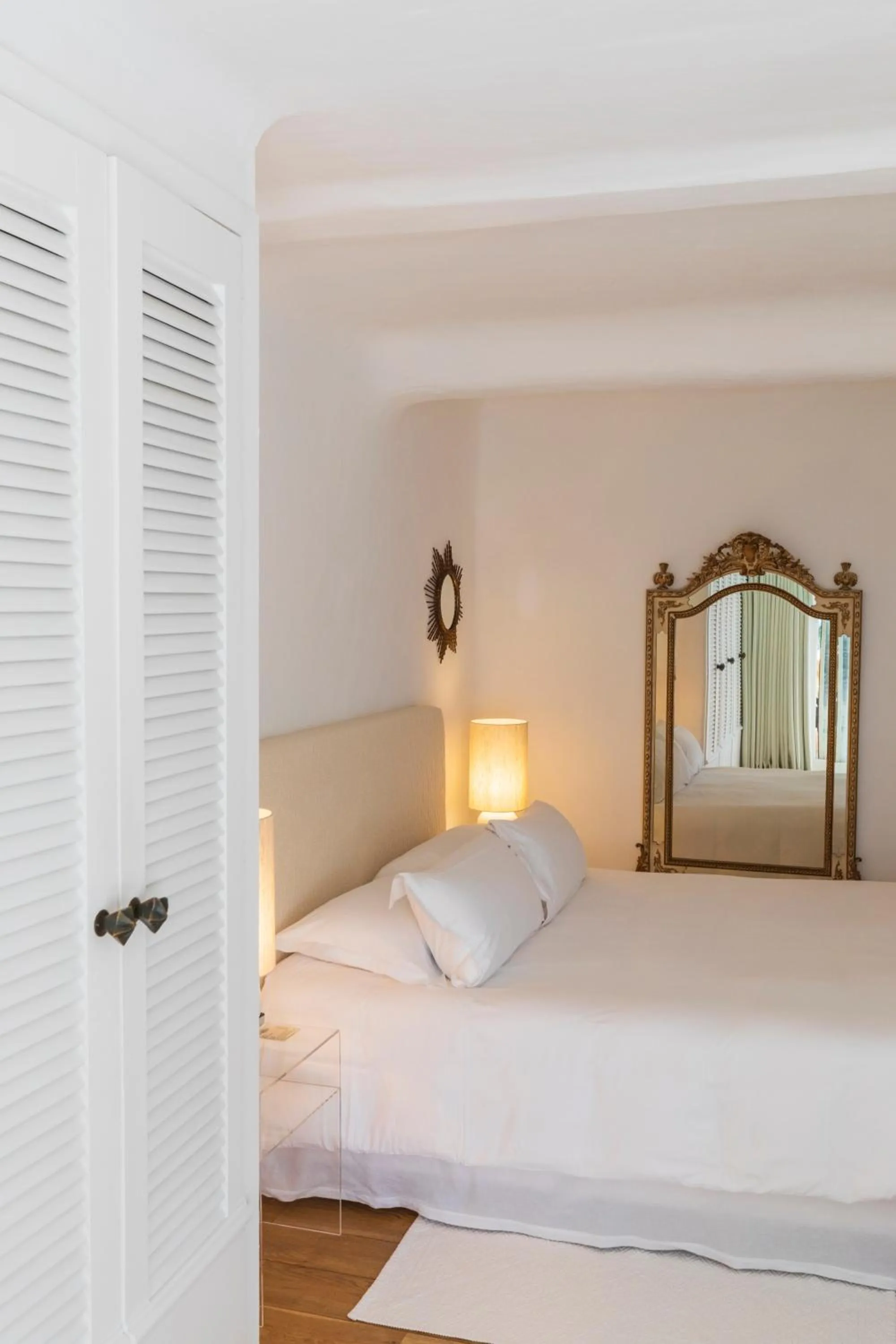 Photo of the whole room, Bed in Grand Hôtel De Cala Rossa & Spa Nucca