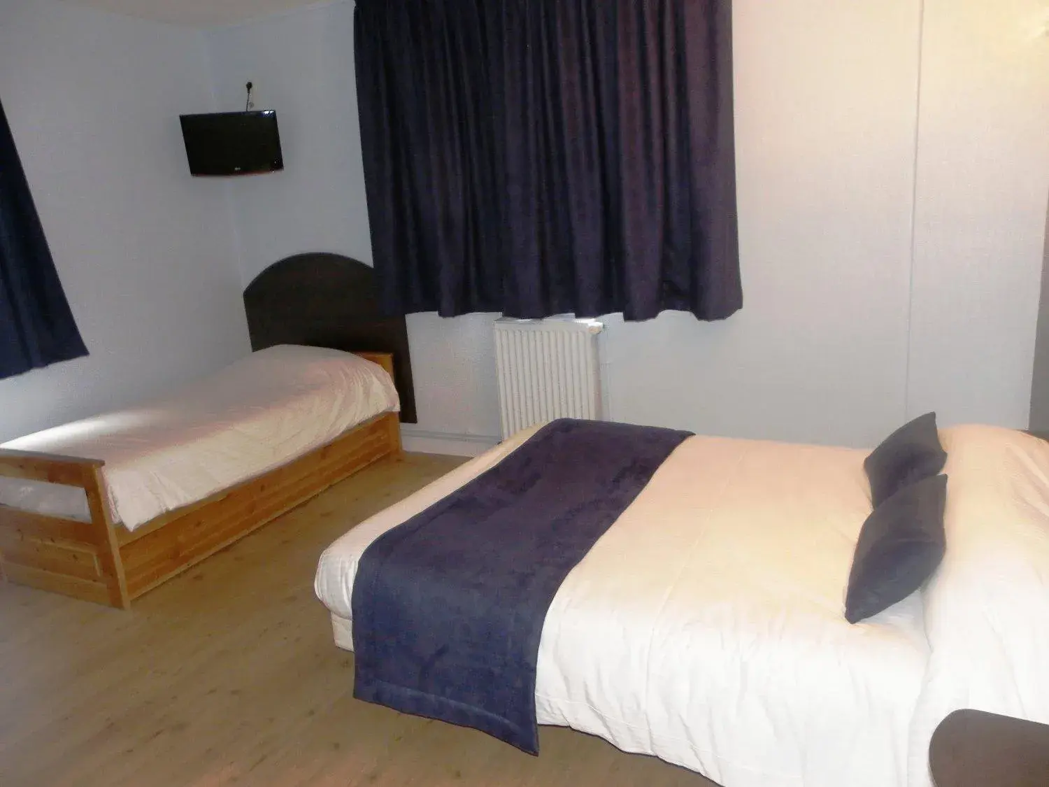 Family Room in Hôtel Du Port Family Room in Hôtel Du Port