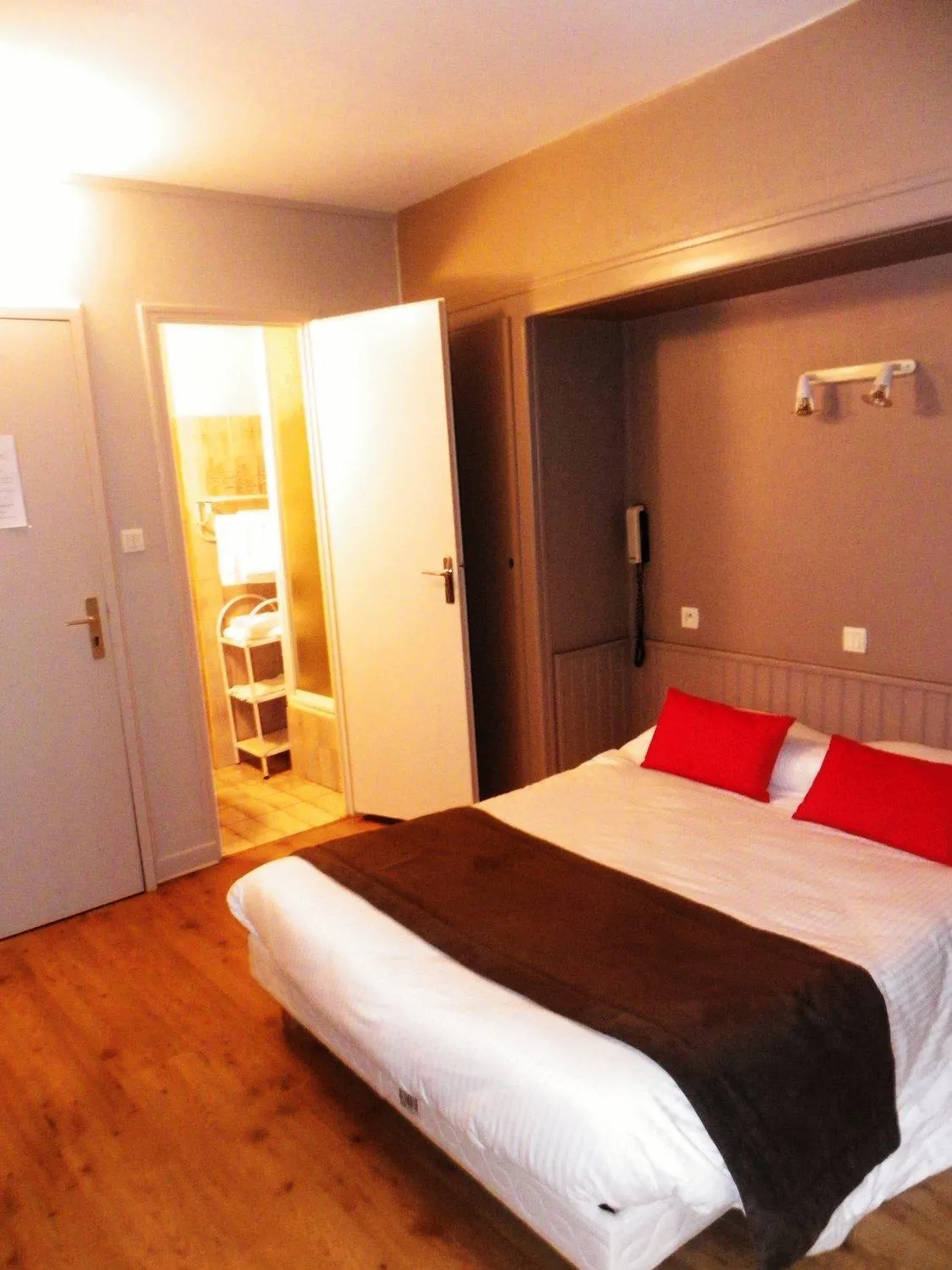 Photo of the whole room, Bed in Hôtel Du Port