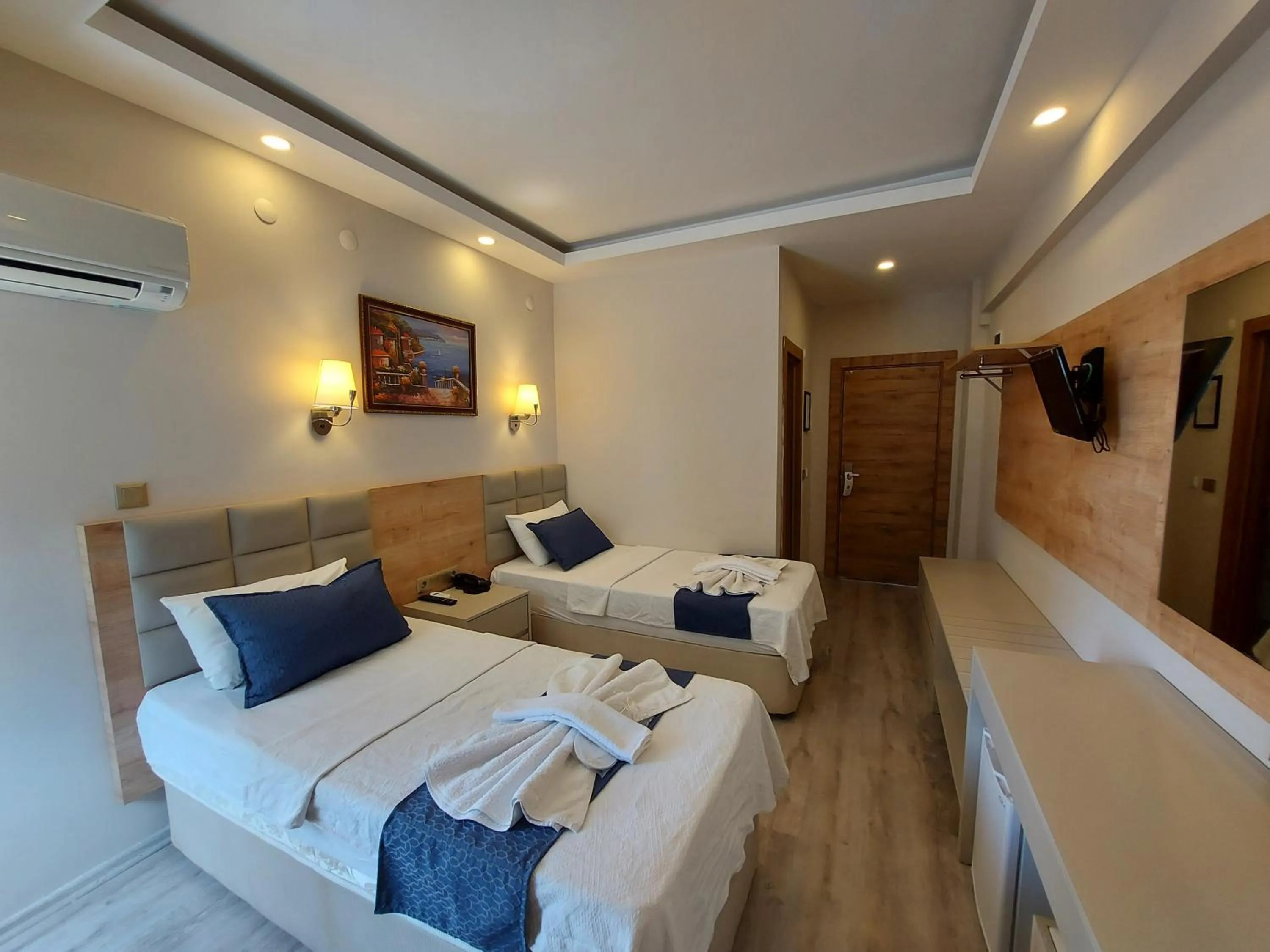 Photo of the whole room, Bed in Afsin Hotel