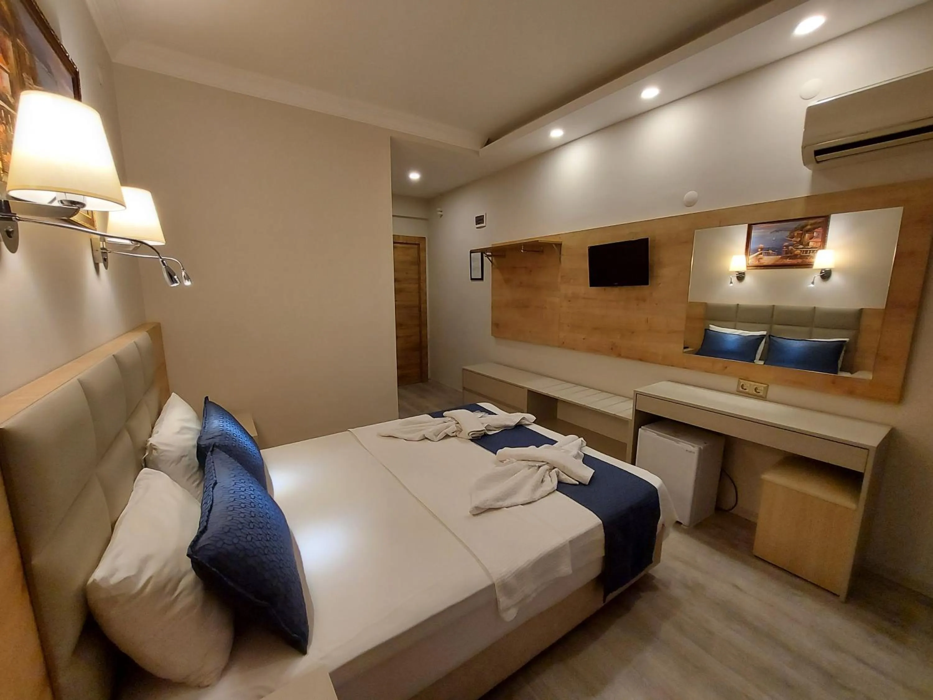 Photo of the whole room, Bed in Afsin Hotel