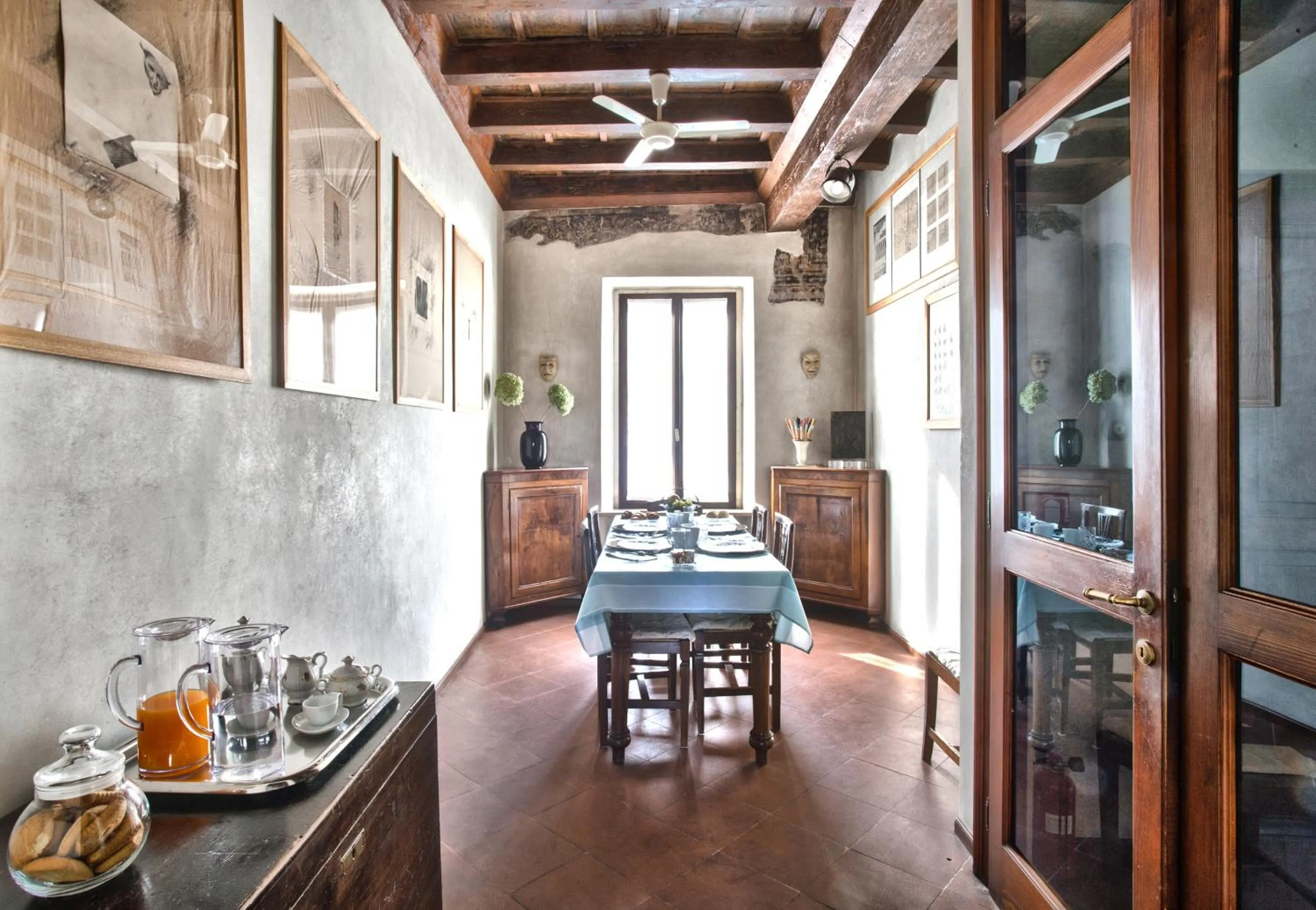 Food and drinks in Casa del Pittore