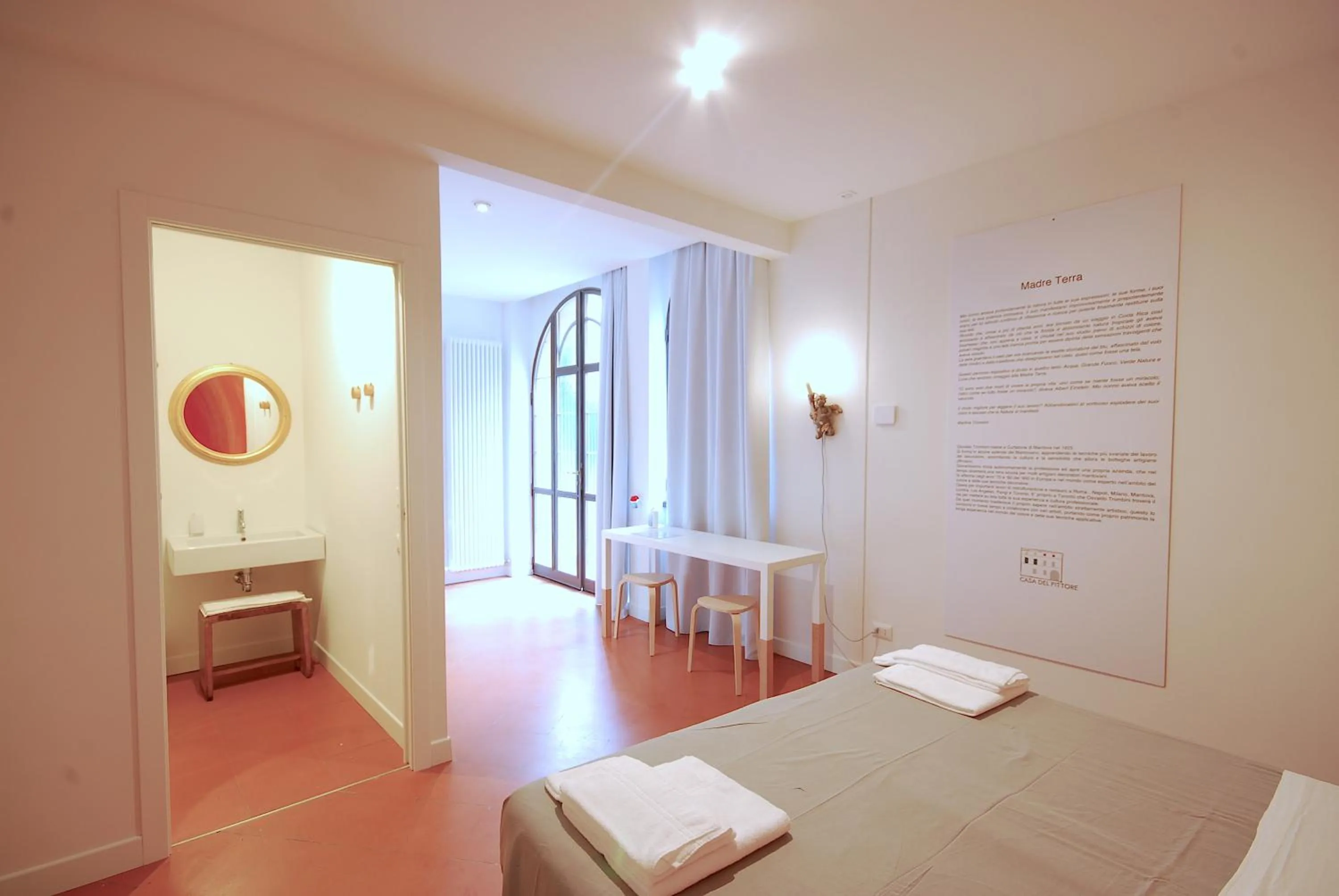 Photo of the whole room, Bed in Casa del Pittore