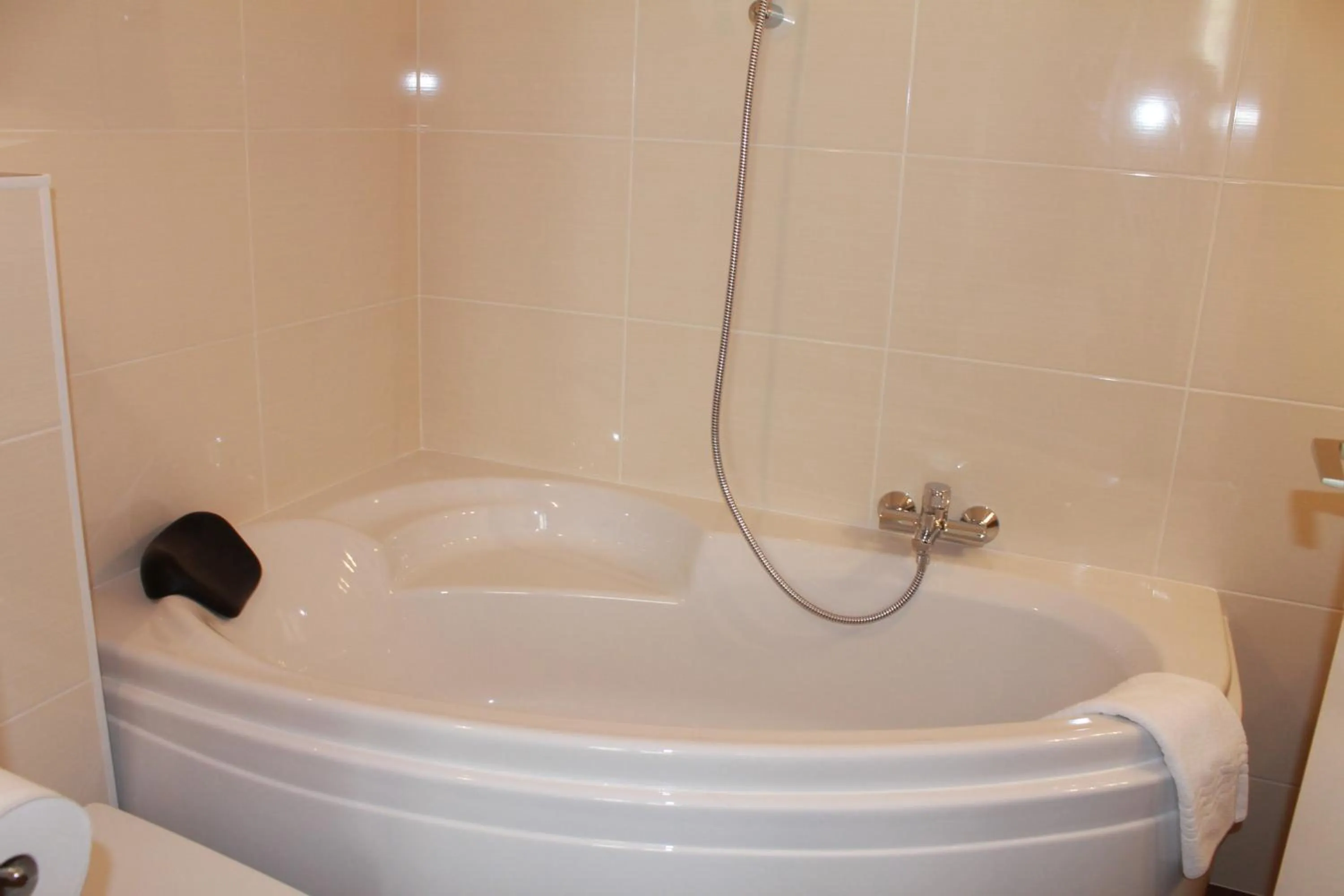 Bathroom in Hôtel Quic en Groigne