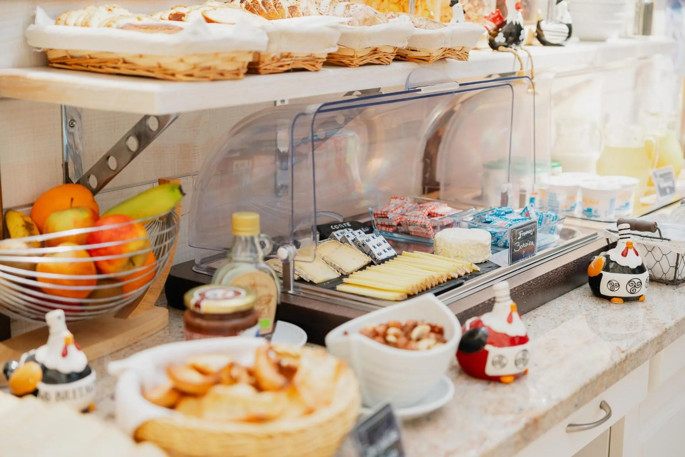 Food and drinks in Hôtel Quic en Groigne