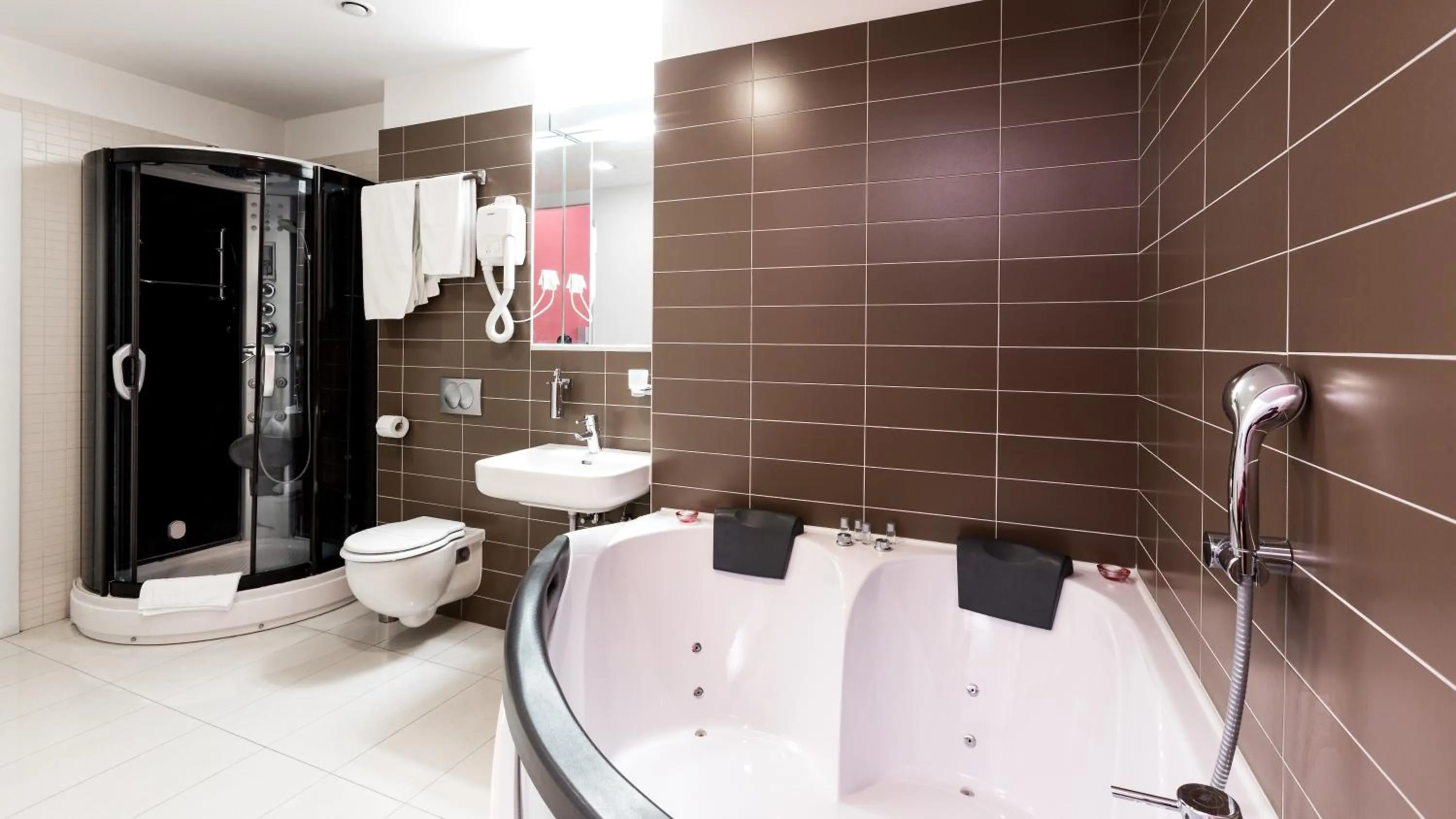 Shower in Dream Hotel