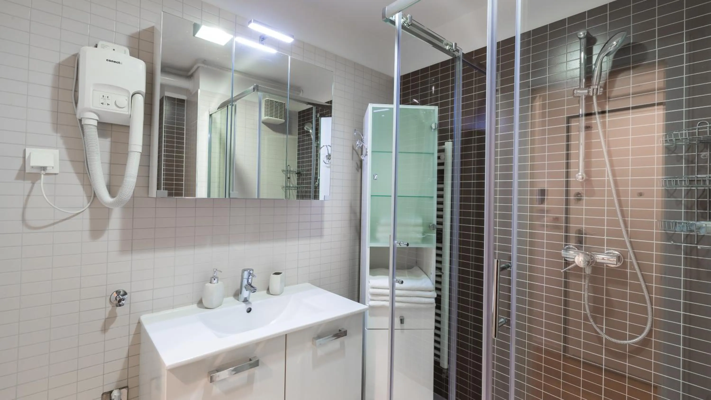 Shower in Dream Hotel