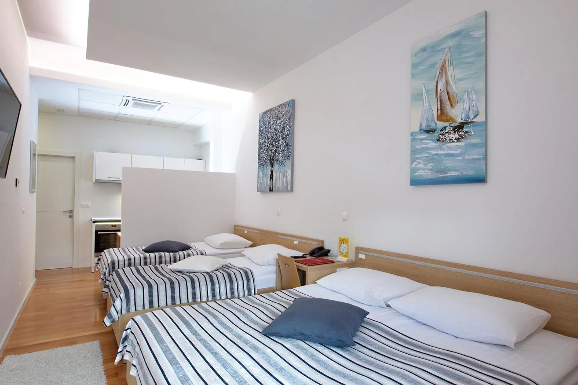 Photo of the whole room, Bed in Dream Hotel