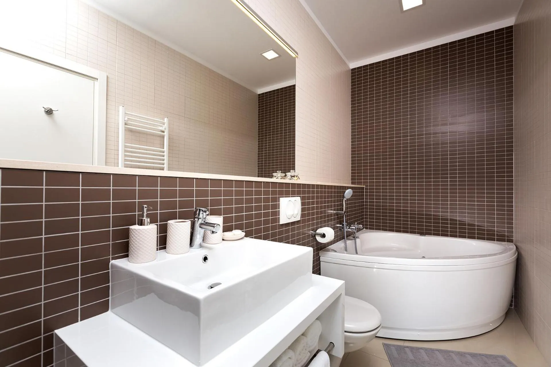 Hot Tub in Dream Hotel