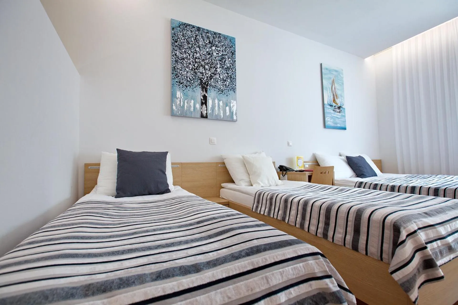 Photo of the whole room, Bed in Dream Hotel