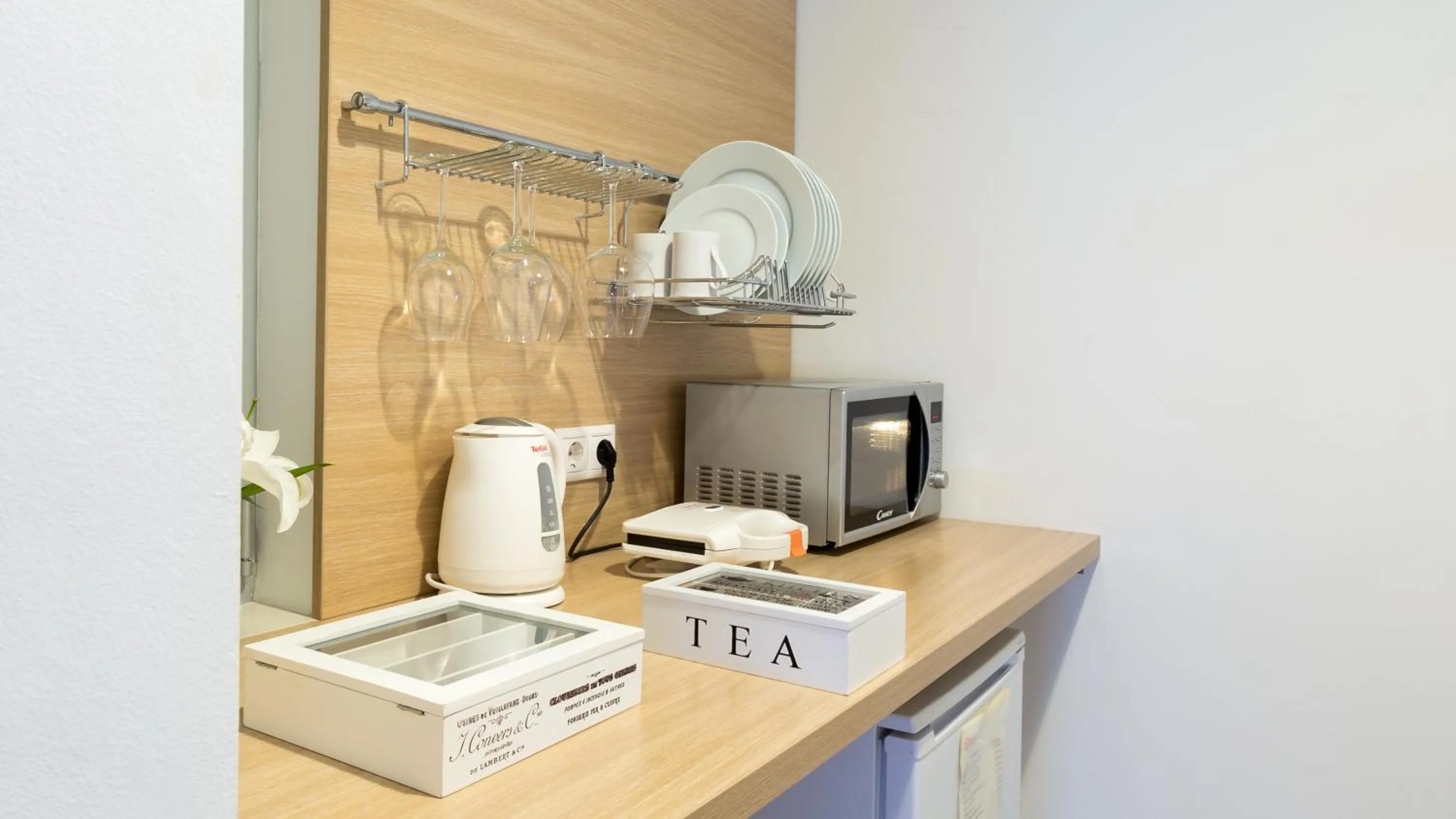 Coffee/tea facilities in Dream Hotel