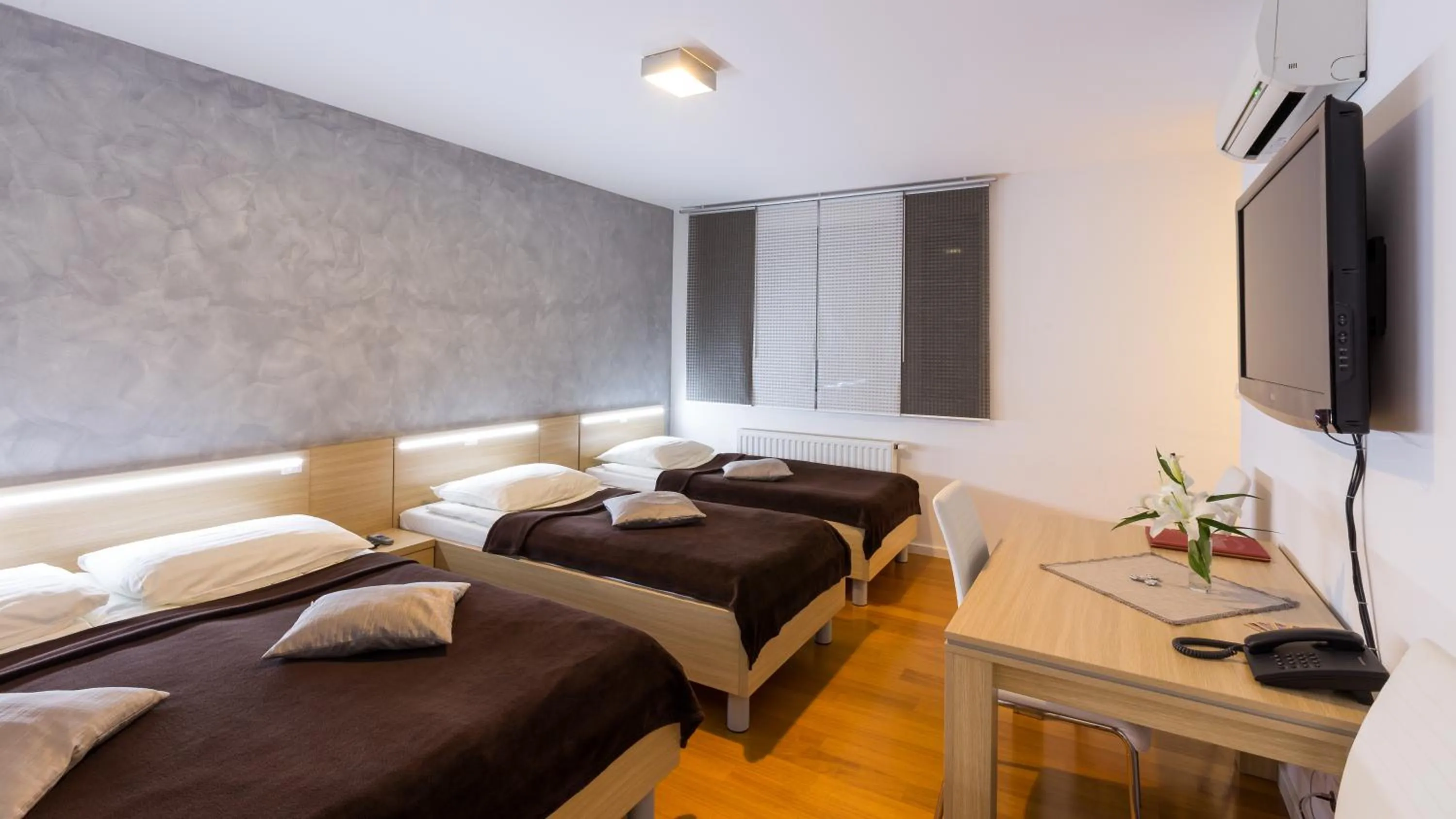 TV and multimedia, Bed in Dream Hotel